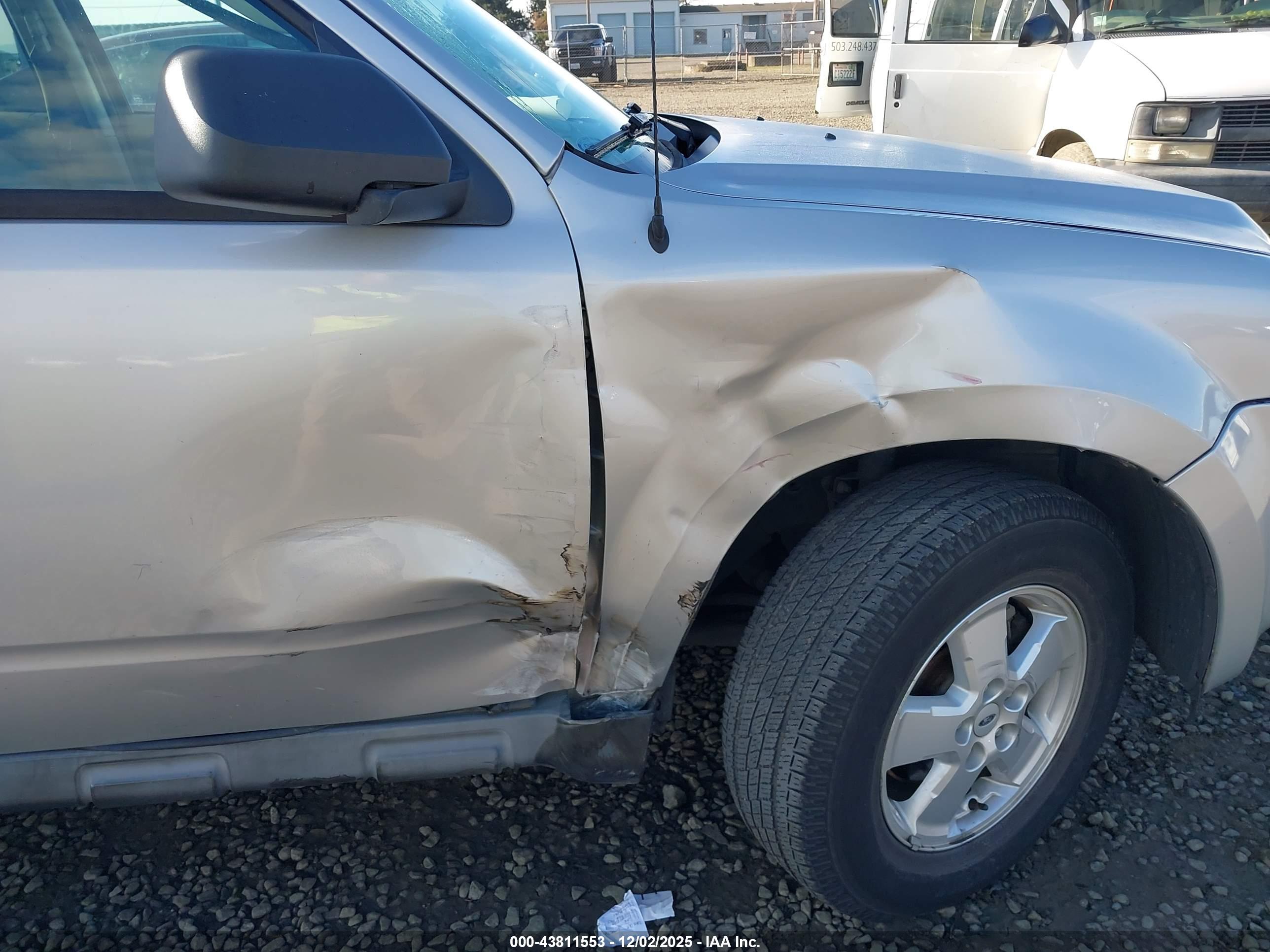 FORD ESCAPE image 6