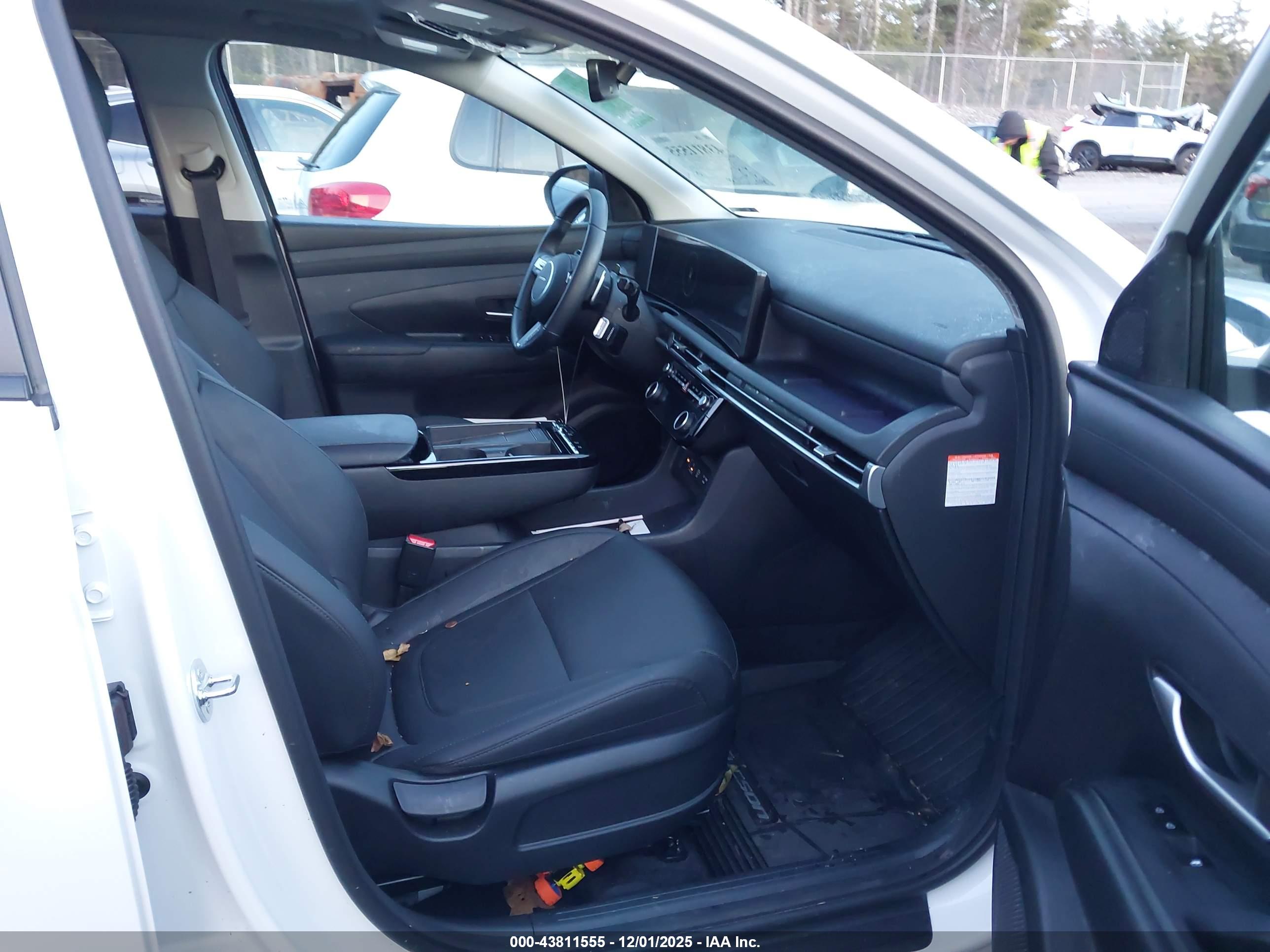 HYUNDAI TUCSON image 5