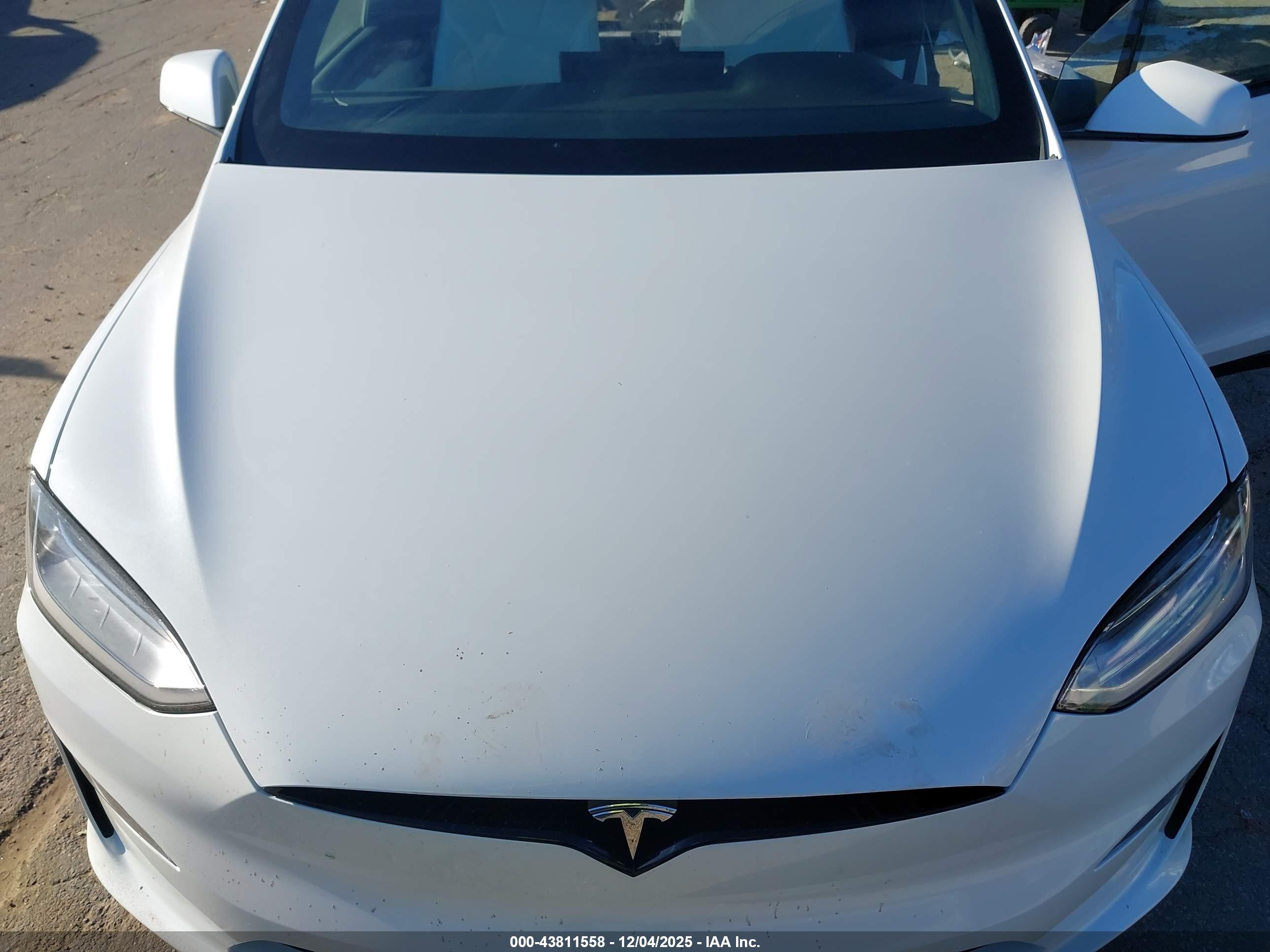 TESLA MODEL image 10