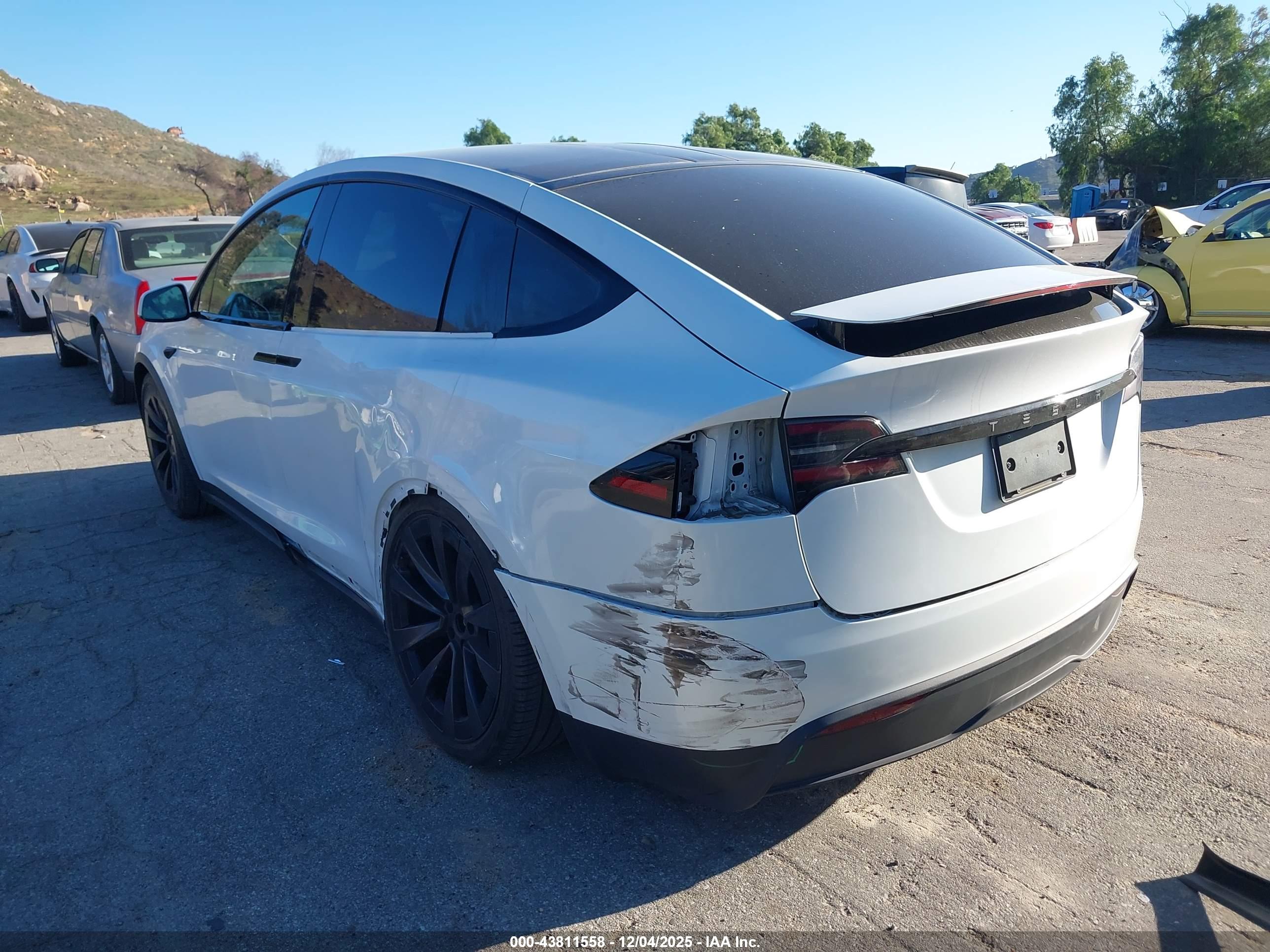 TESLA MODEL image 3