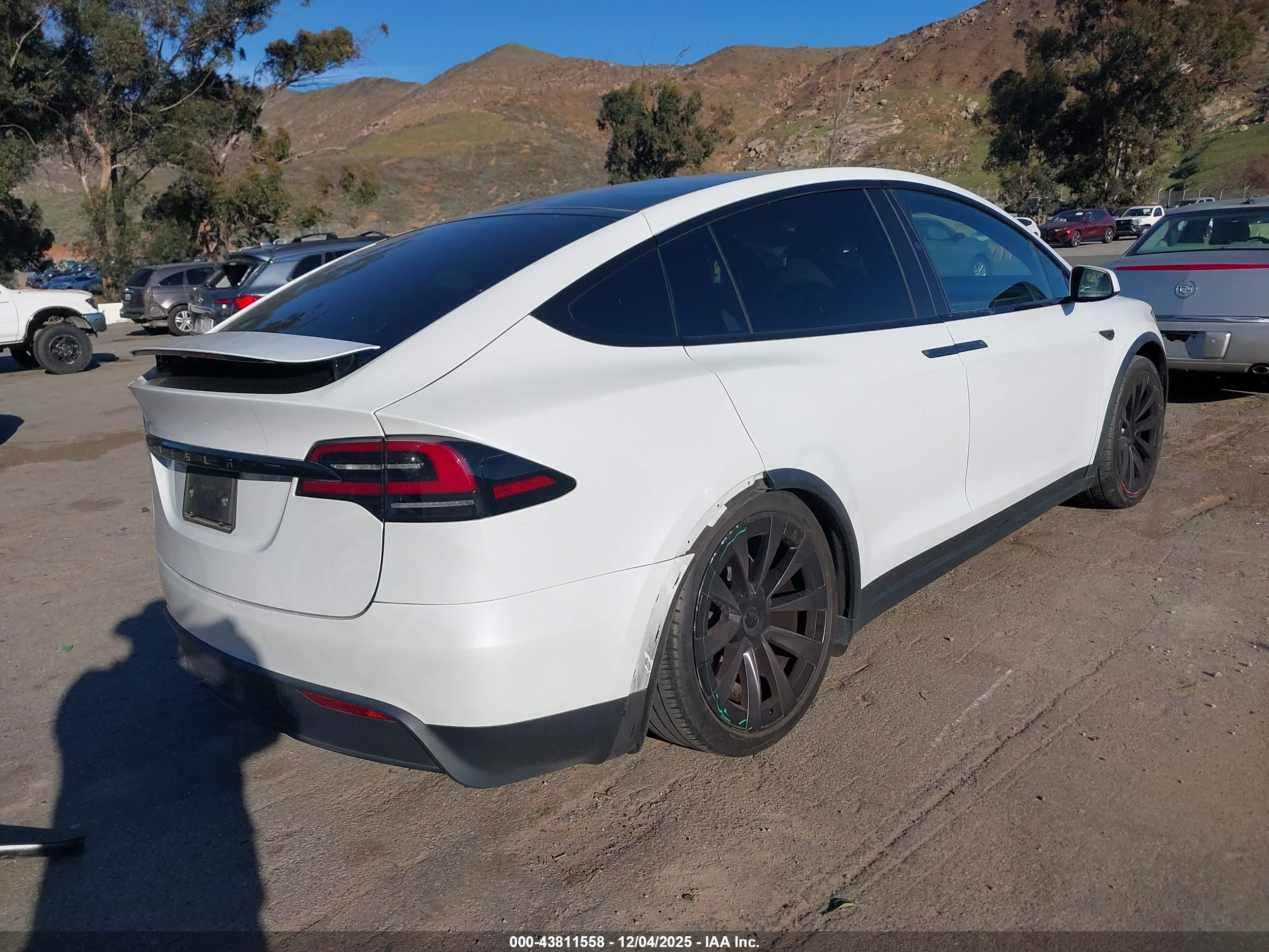 TESLA MODEL image 4