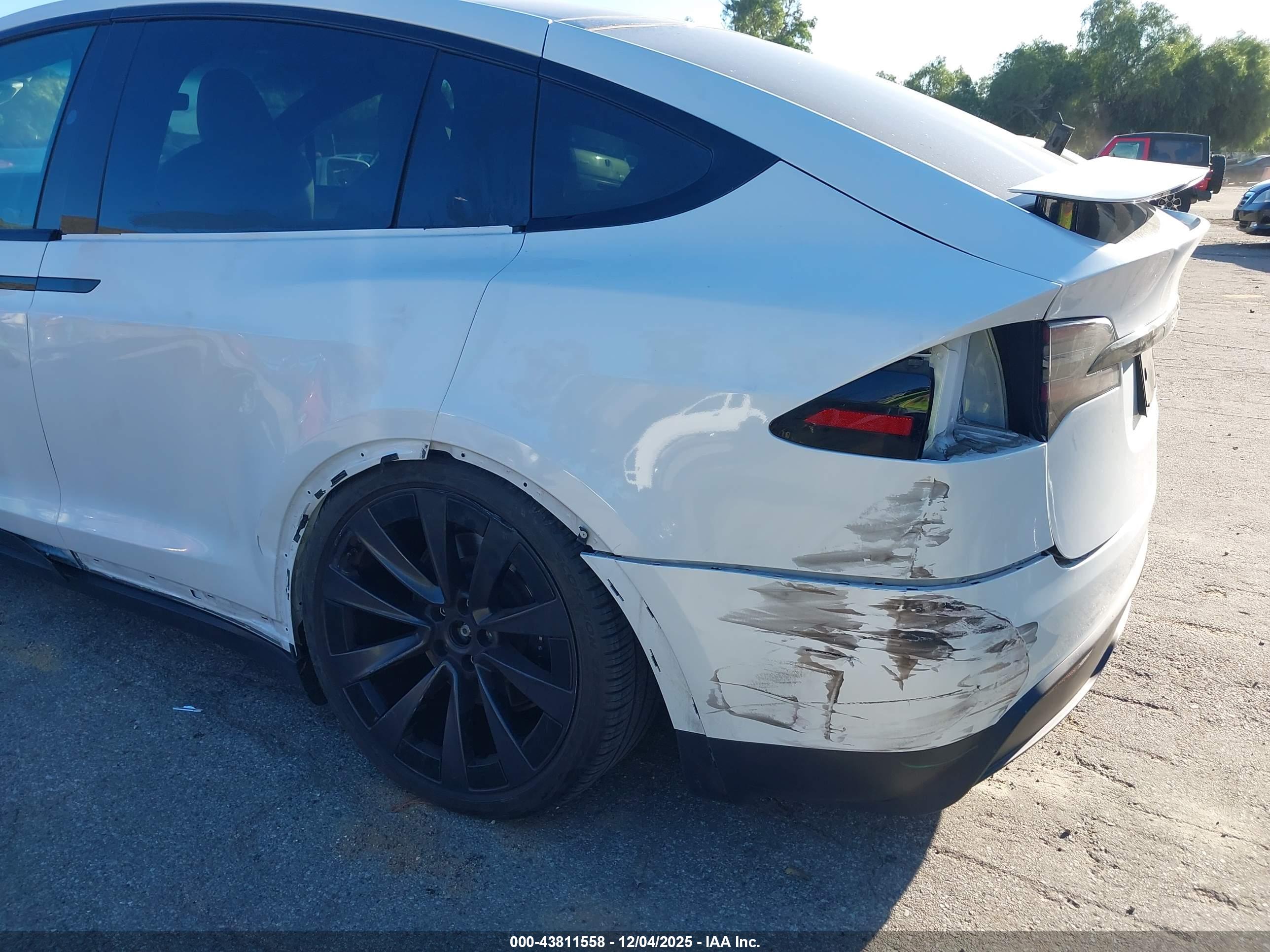 TESLA MODEL image 6