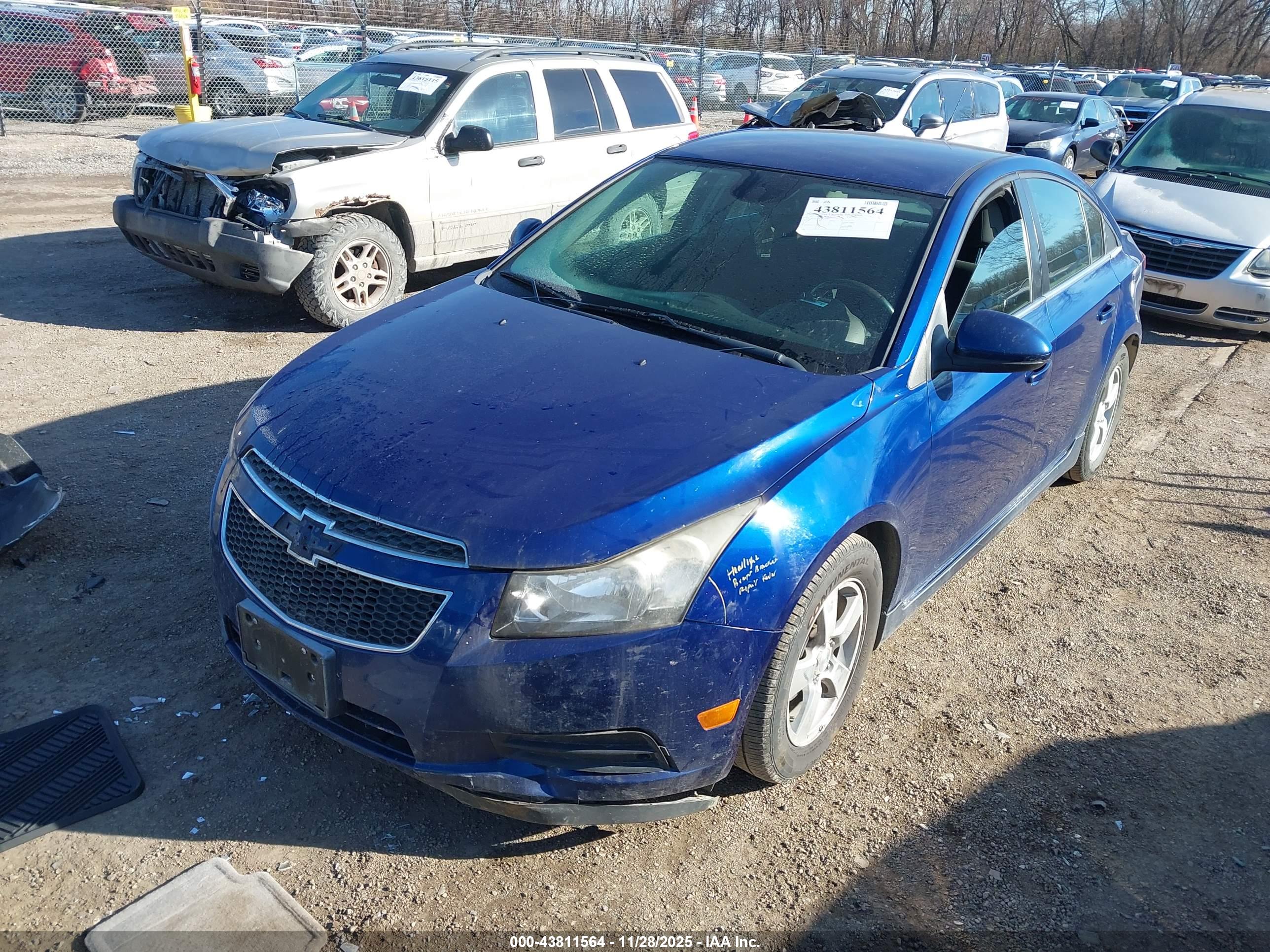 CHEVROLET CRUZE image 2