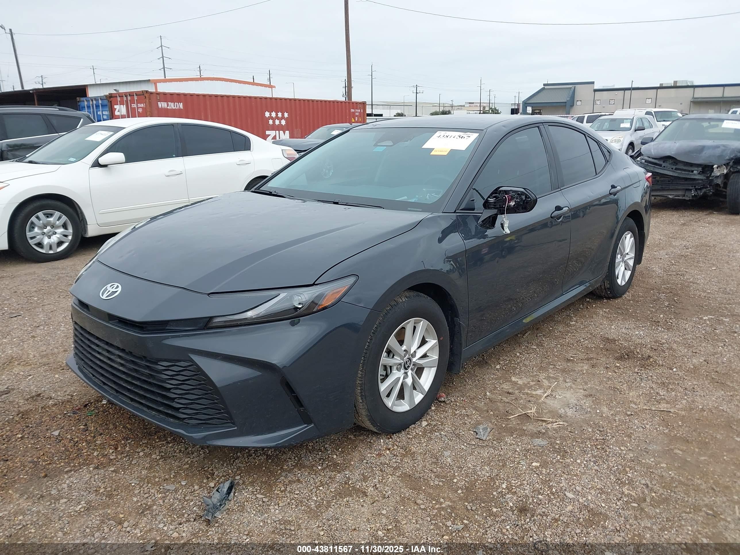 TOYOTA CAMRY image 2