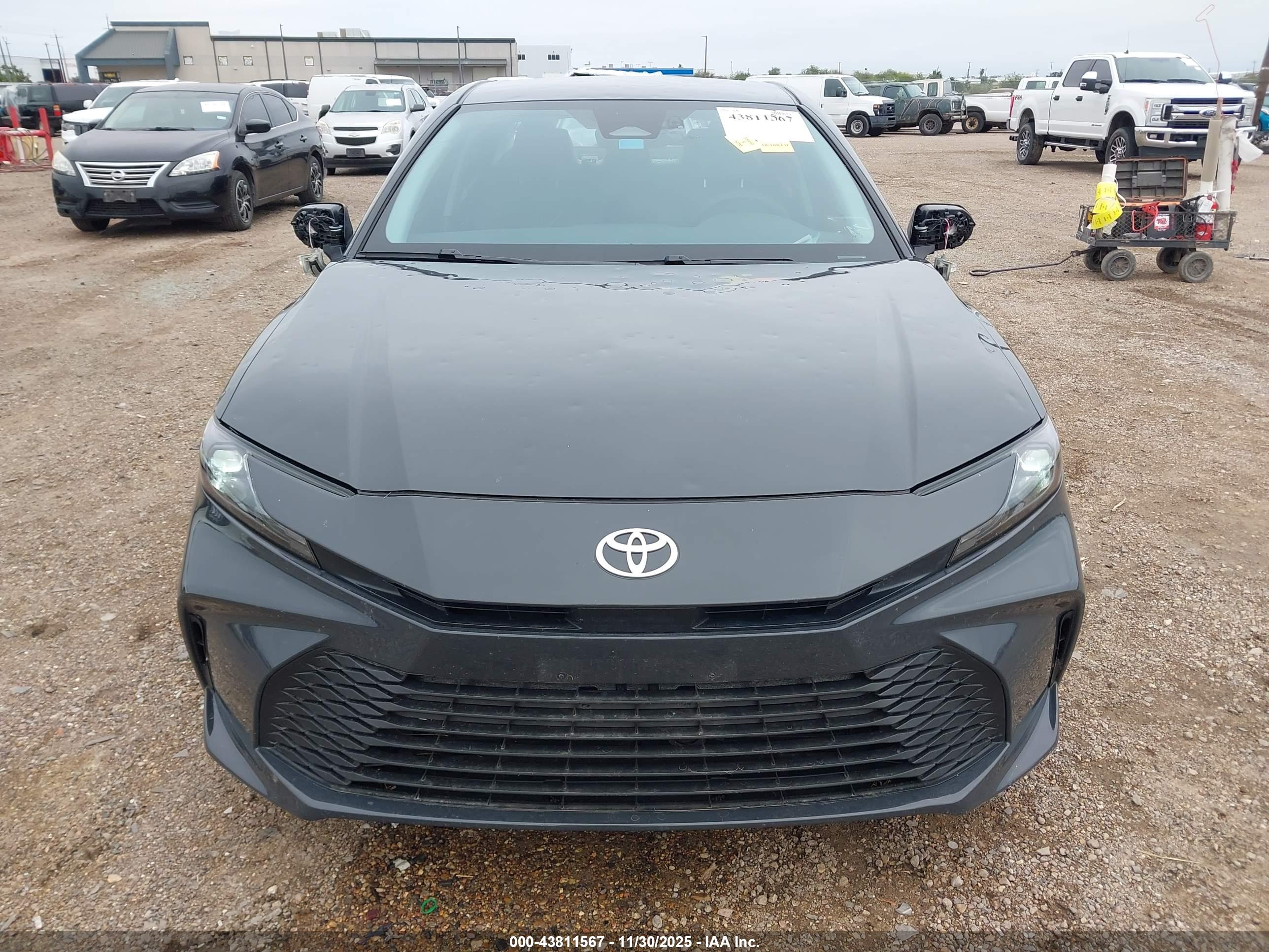 TOYOTA CAMRY image 6