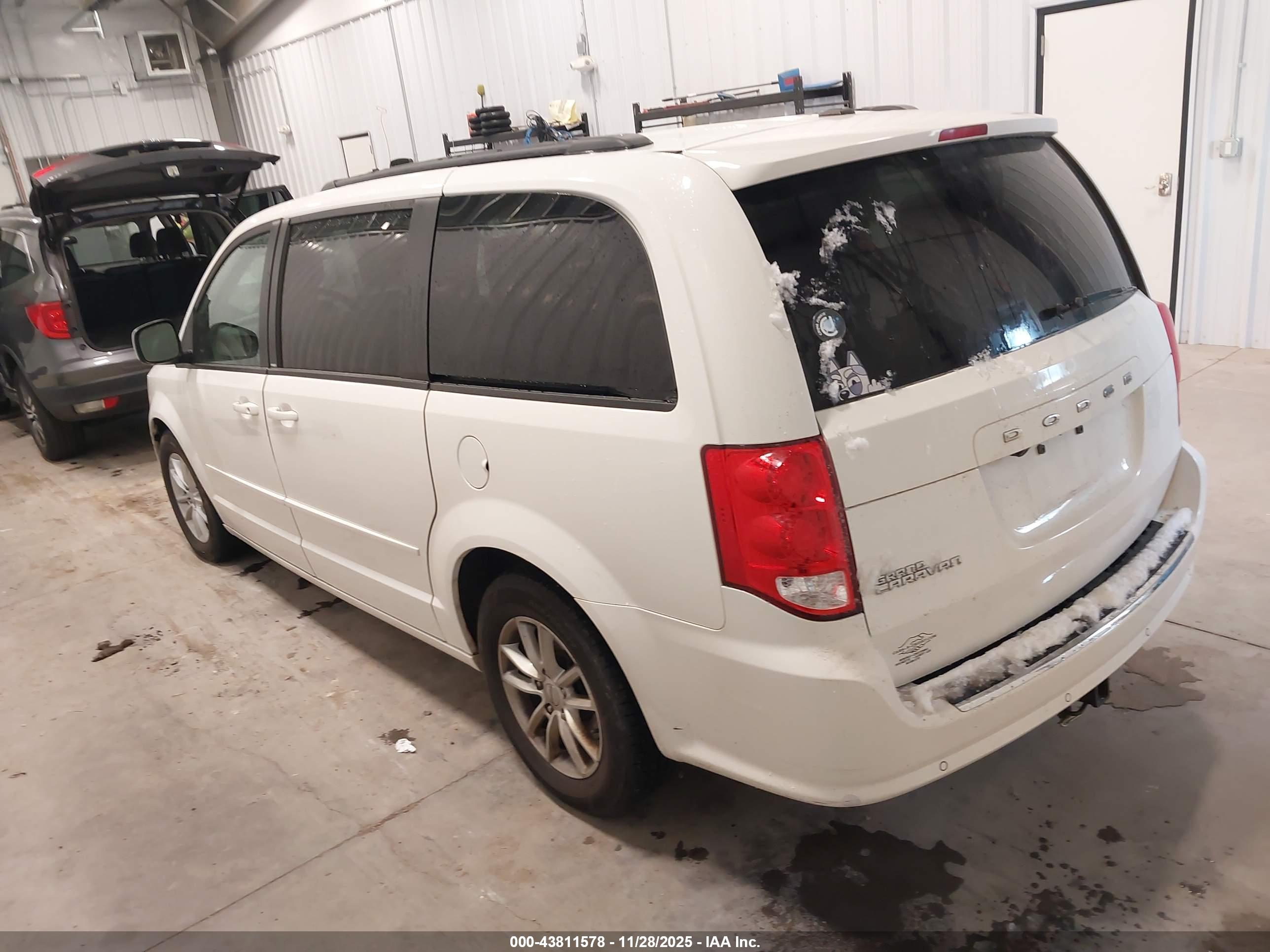 DODGE GRAND image 3