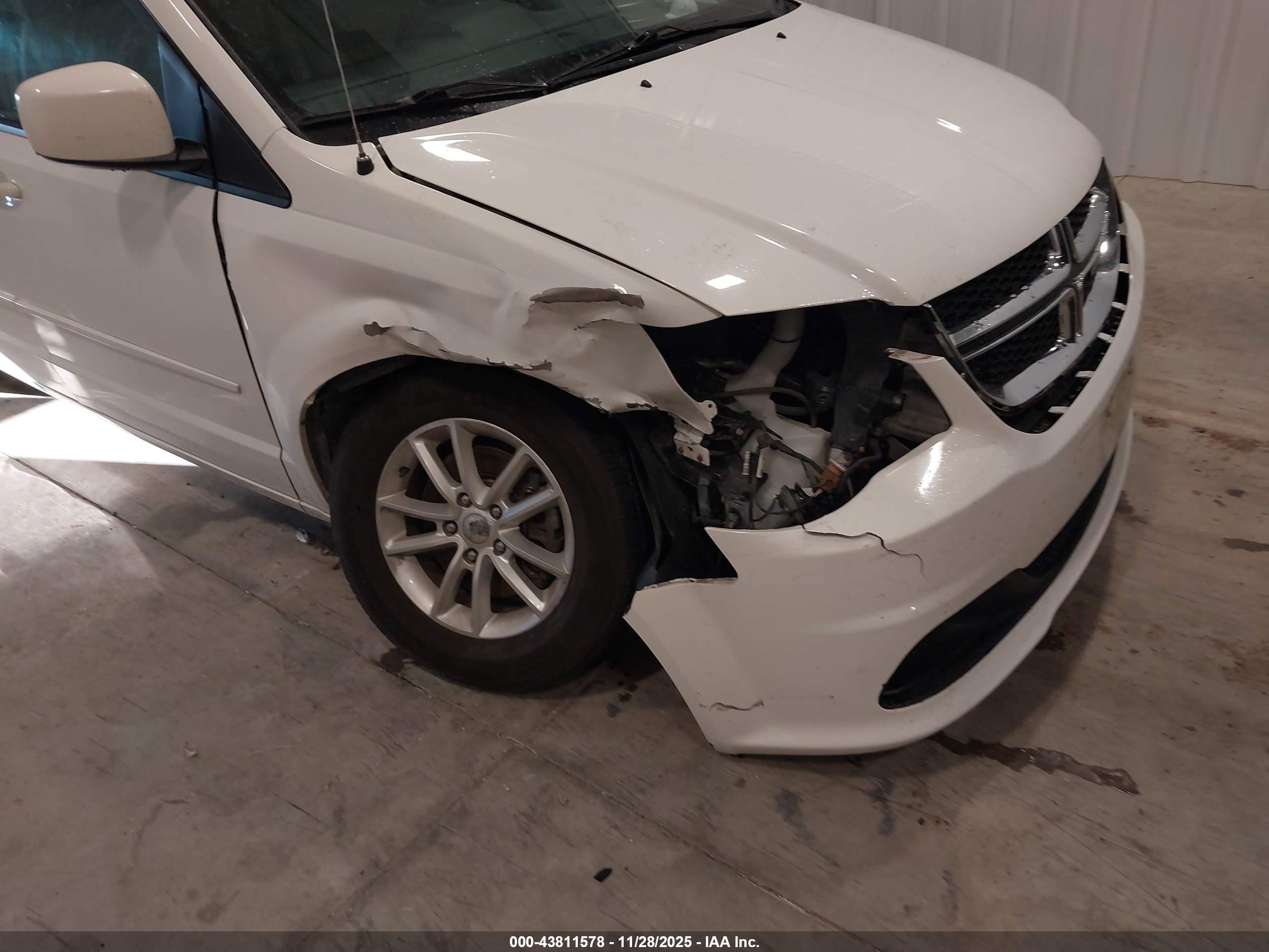 DODGE GRAND image 6