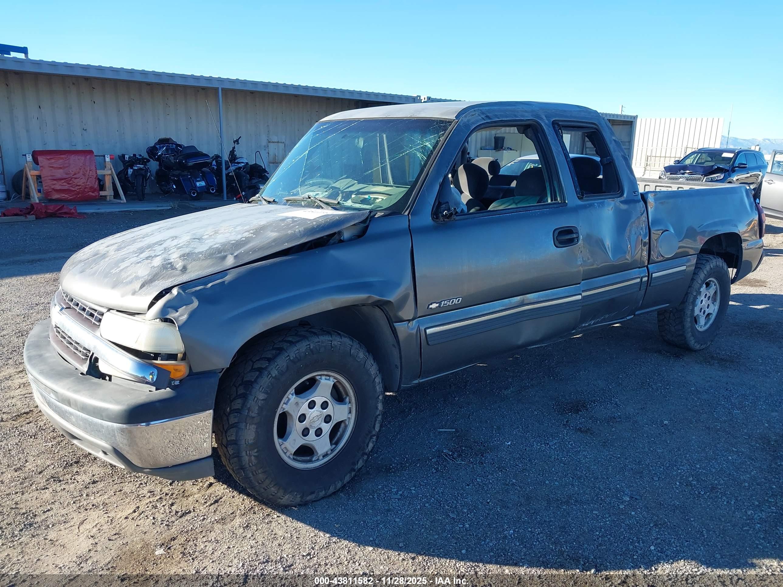 CHEVROLET SILVERADO image 2