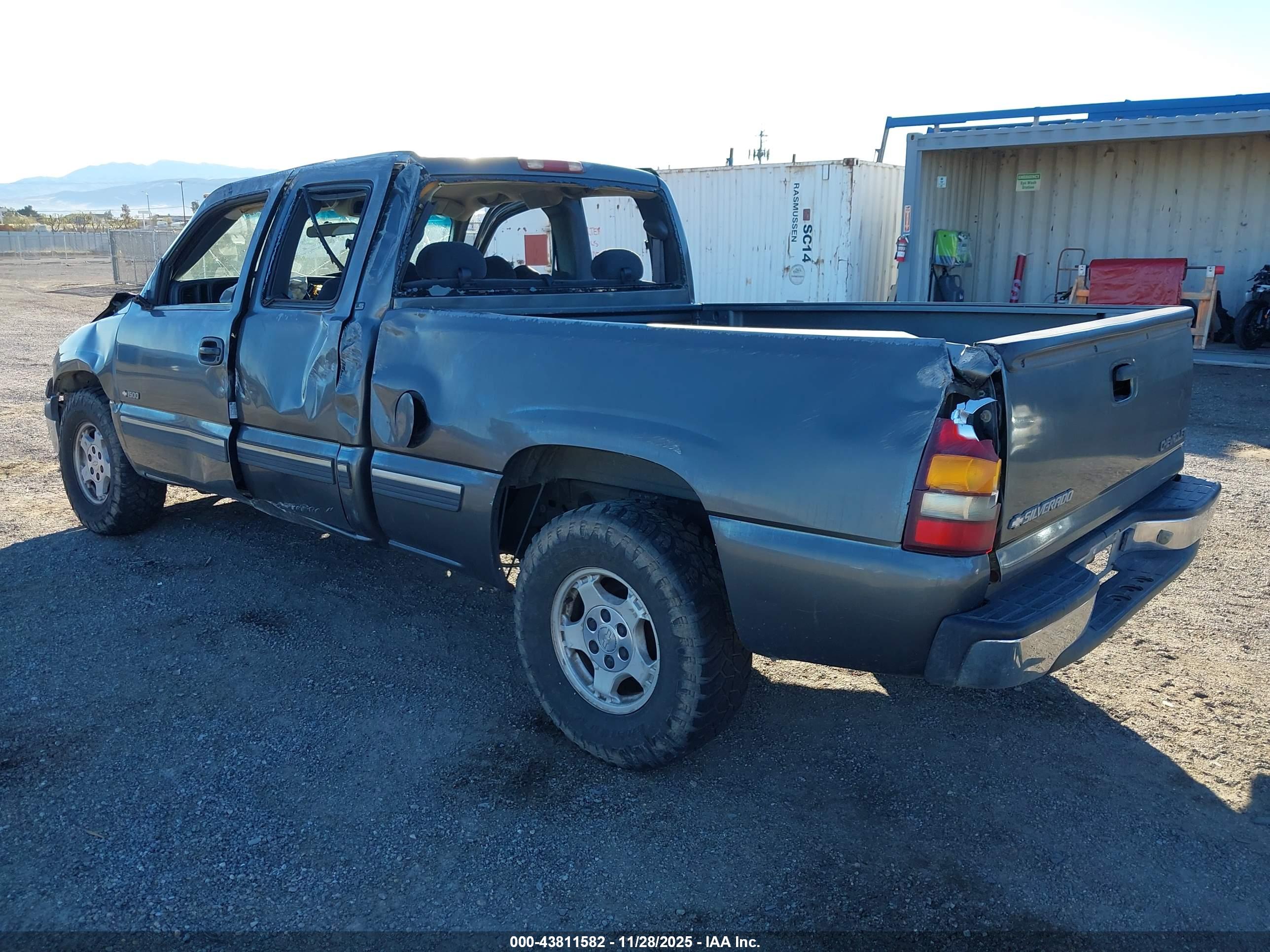 CHEVROLET SILVERADO image 3