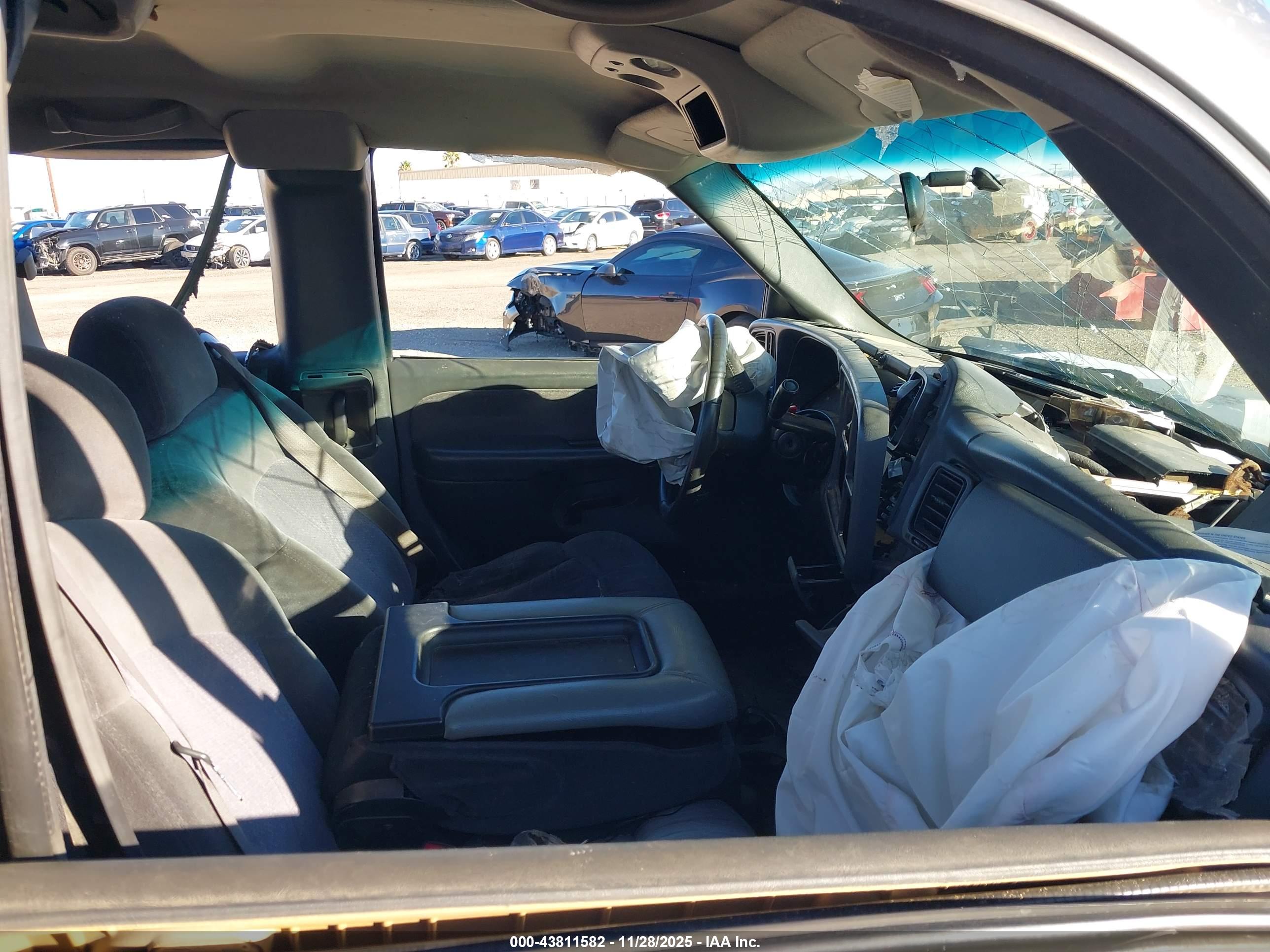 CHEVROLET SILVERADO image 5