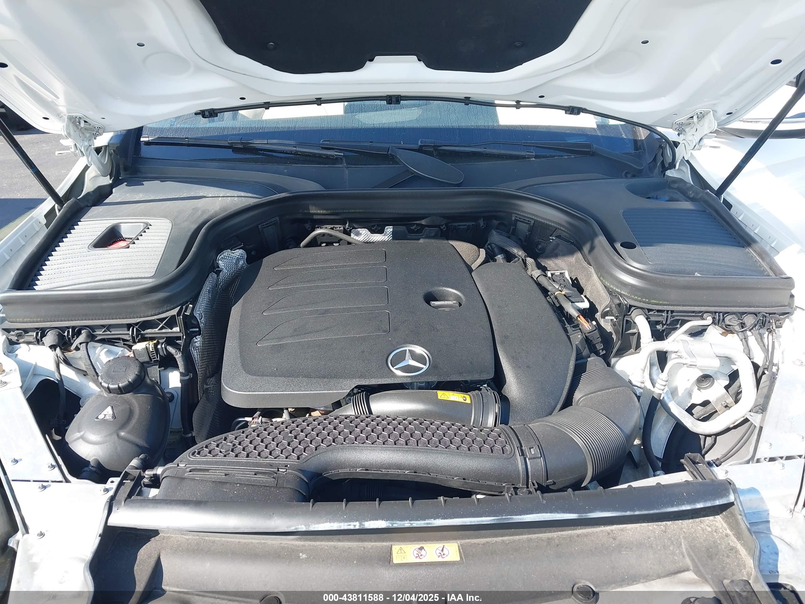MERCEDES-BENZ GLC image 10