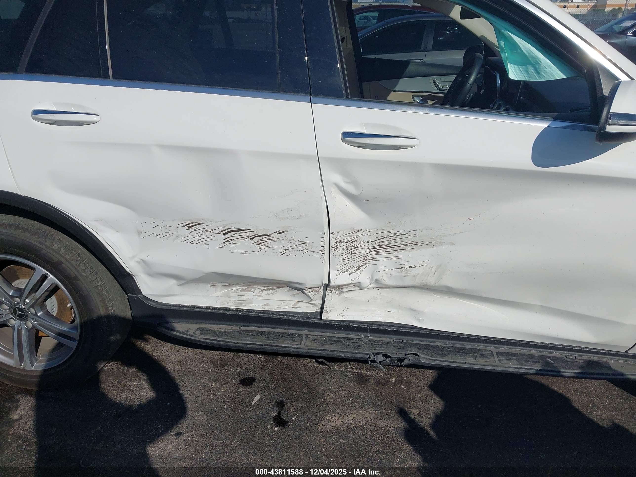 MERCEDES-BENZ GLC image 6
