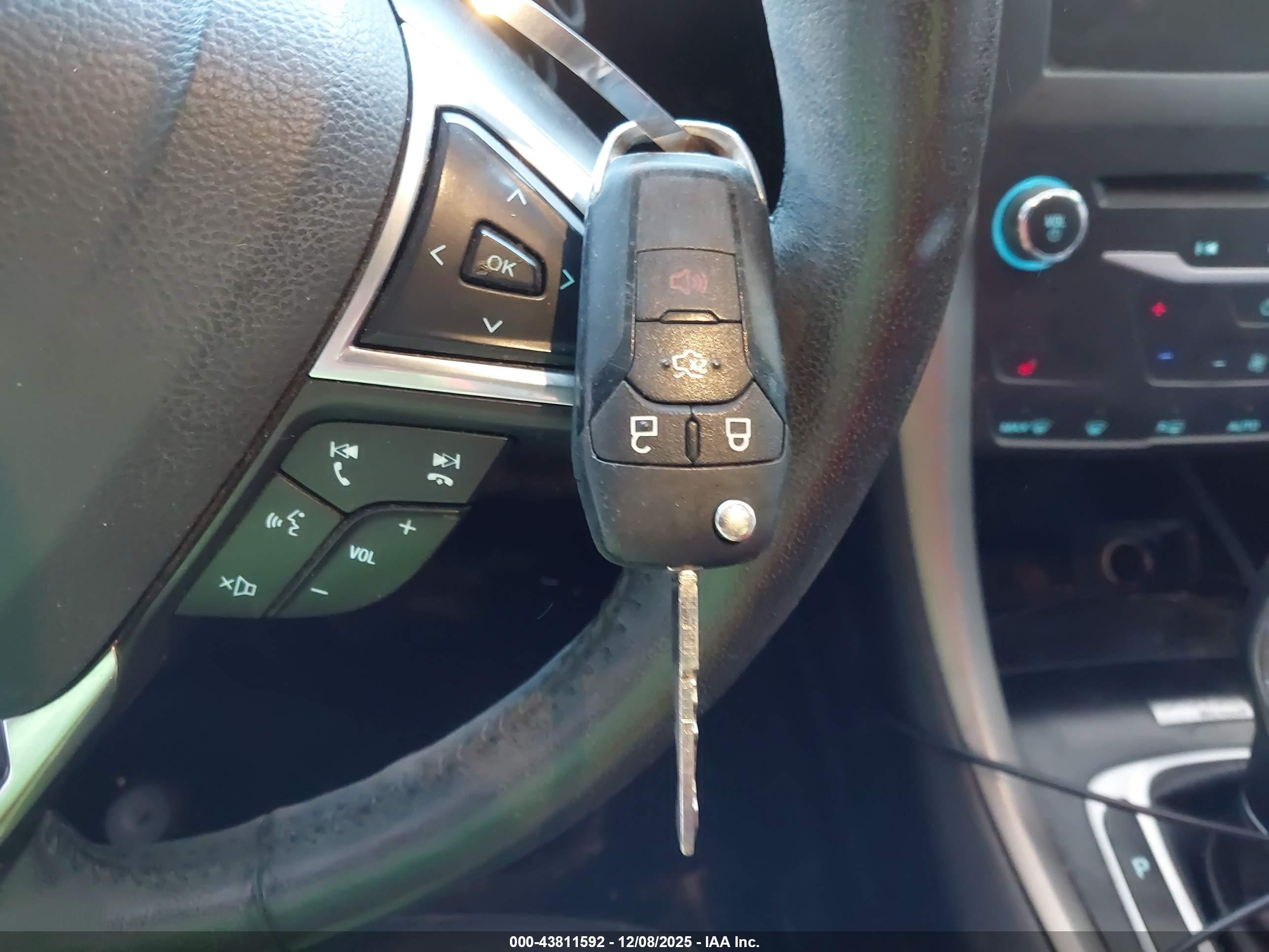 FORD FUSION image 11