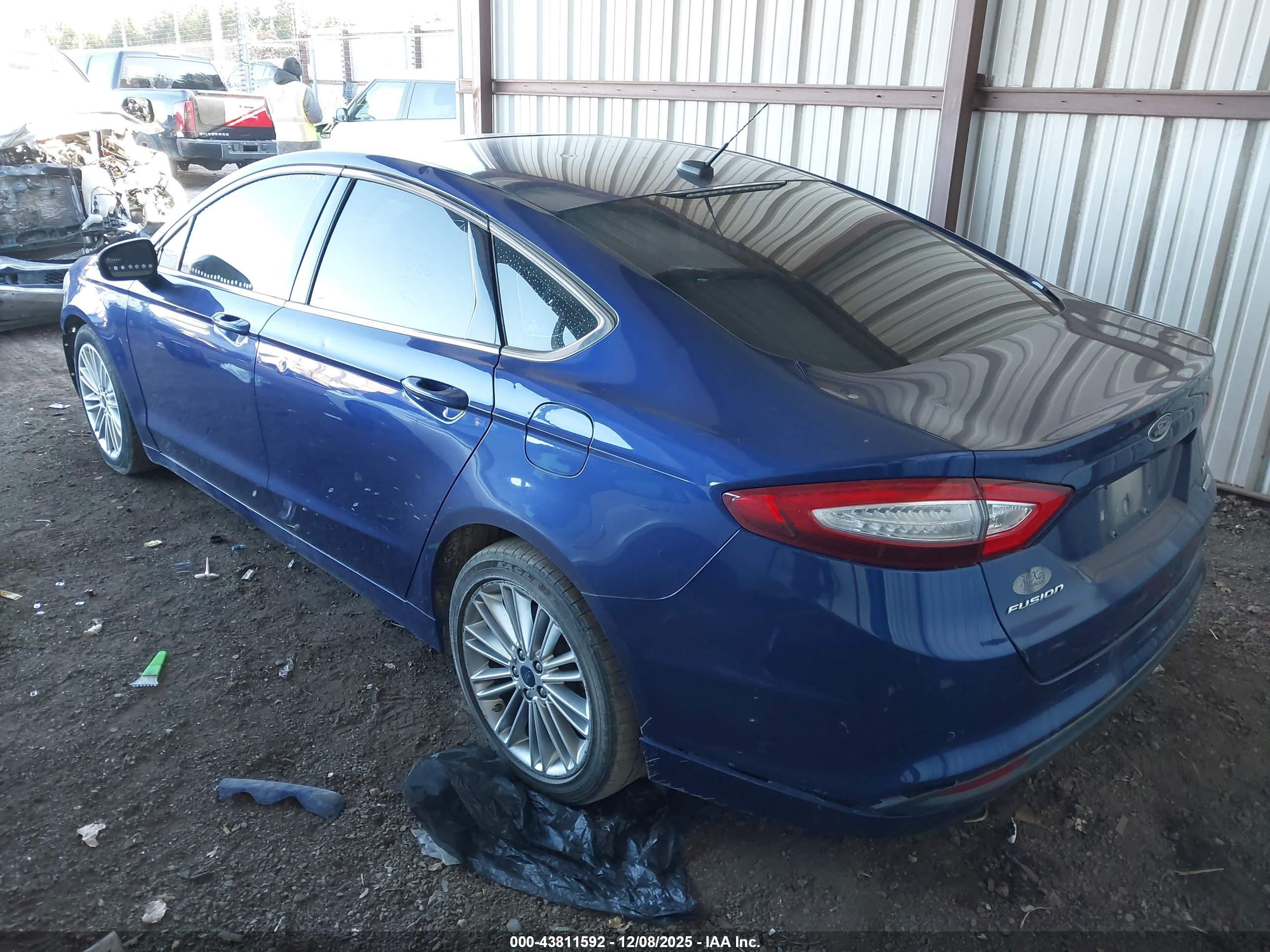 FORD FUSION image 3