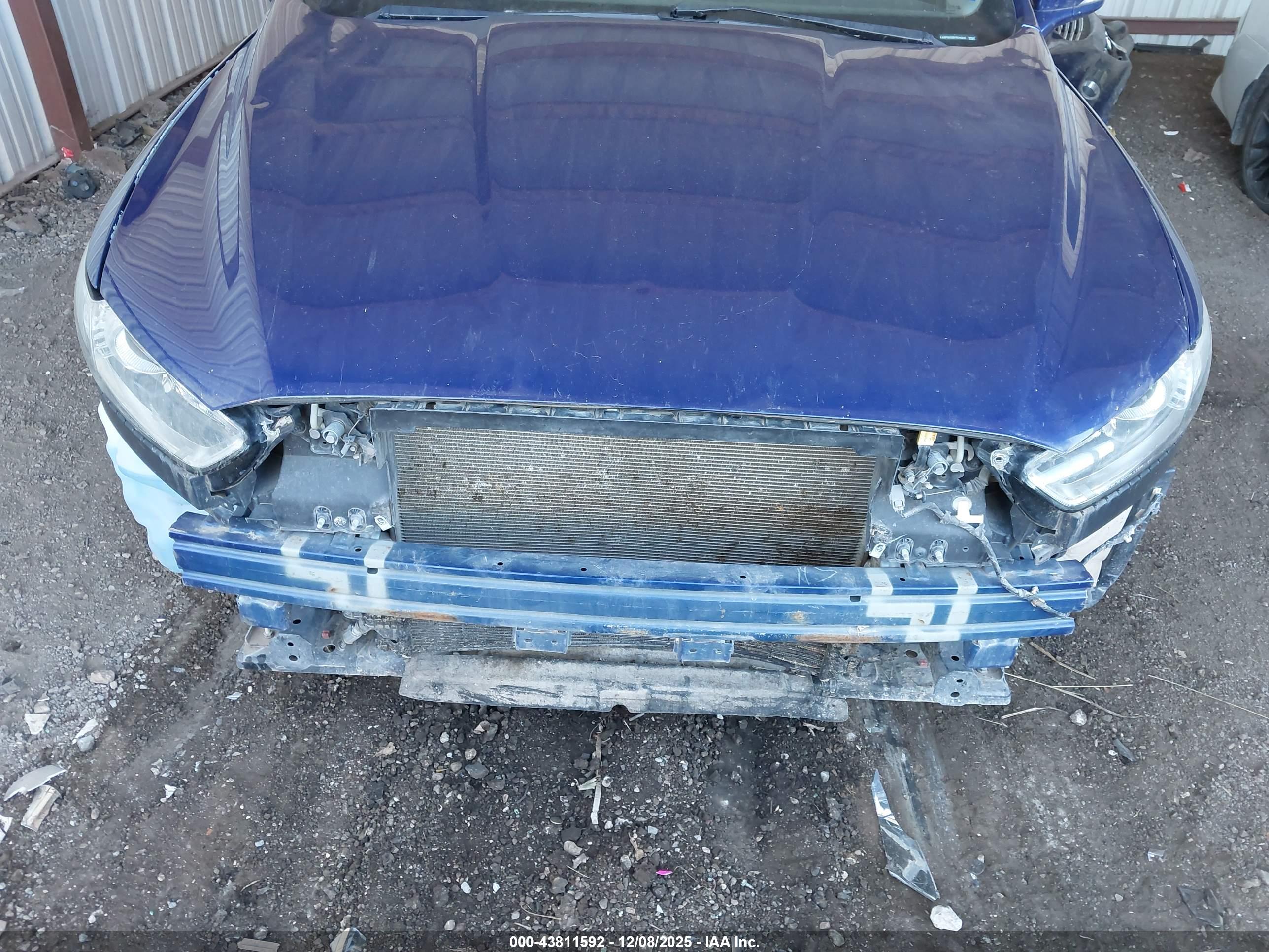 FORD FUSION image 6
