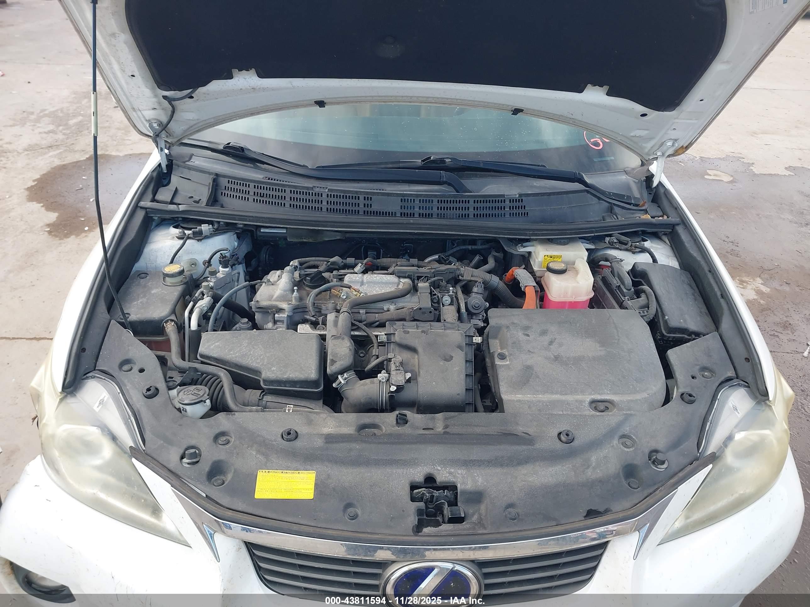 LEXUS CT image 10