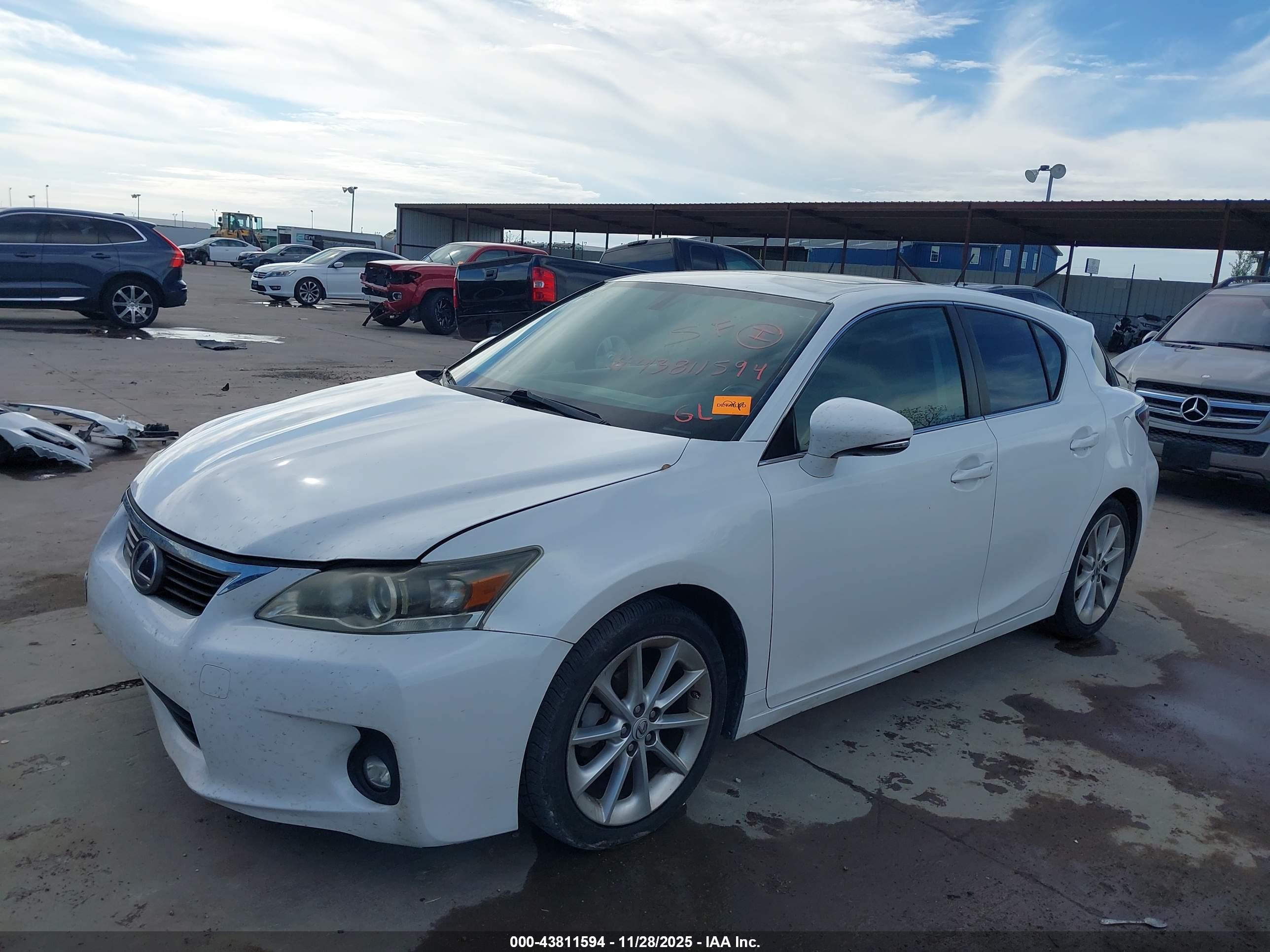LEXUS CT image 2