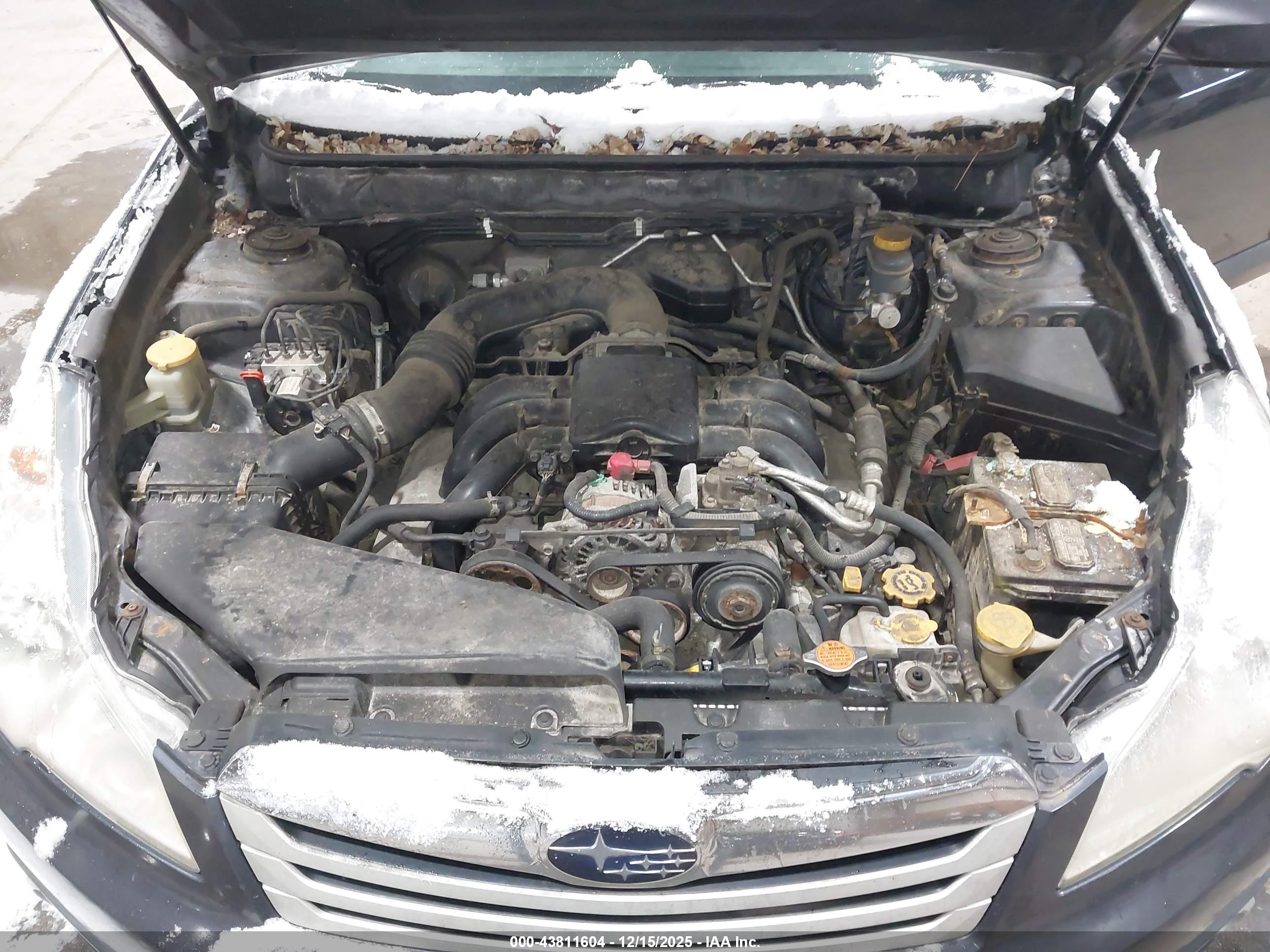 SUBARU OUTBACK image 10