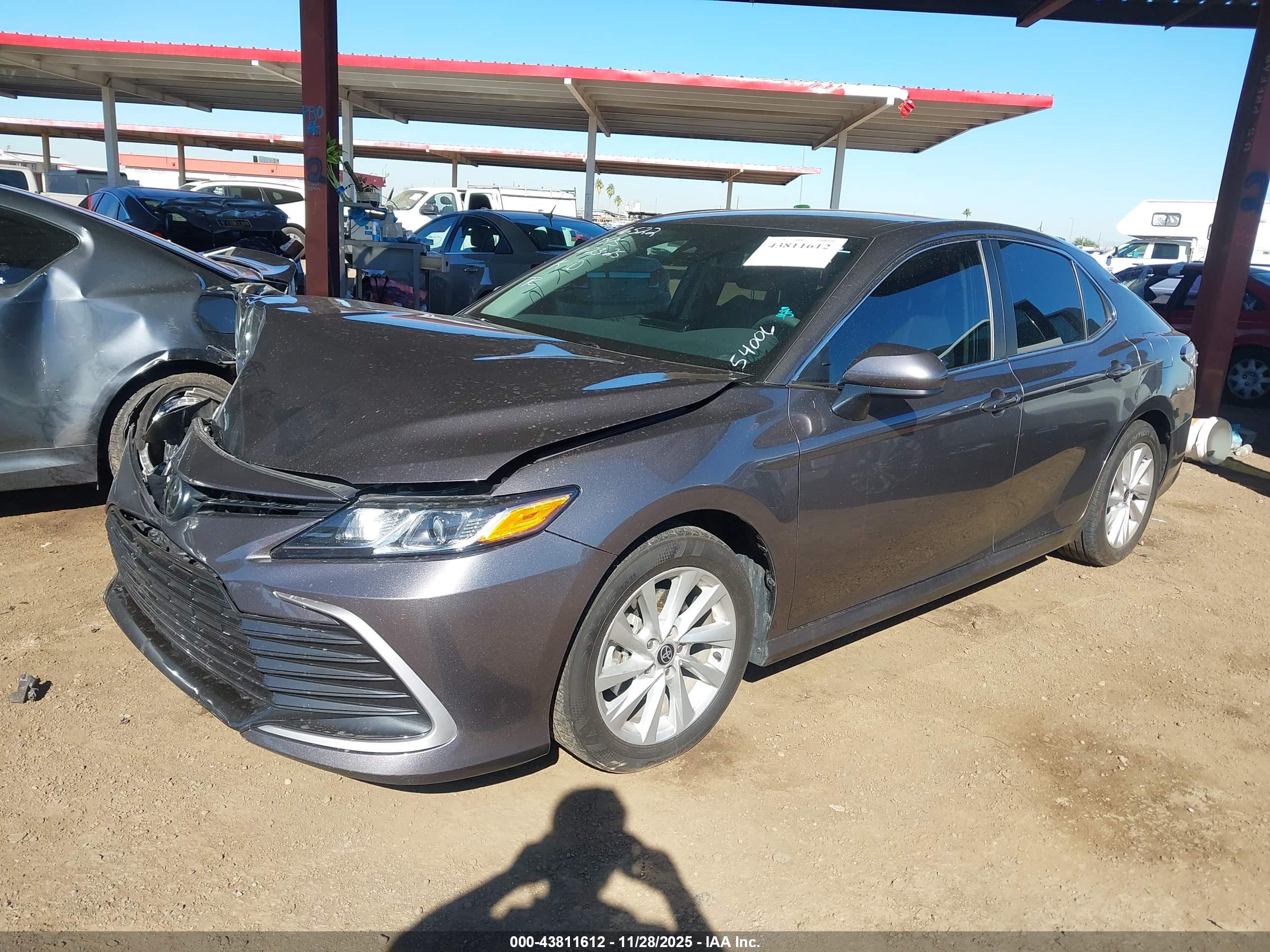 TOYOTA CAMRY image 2