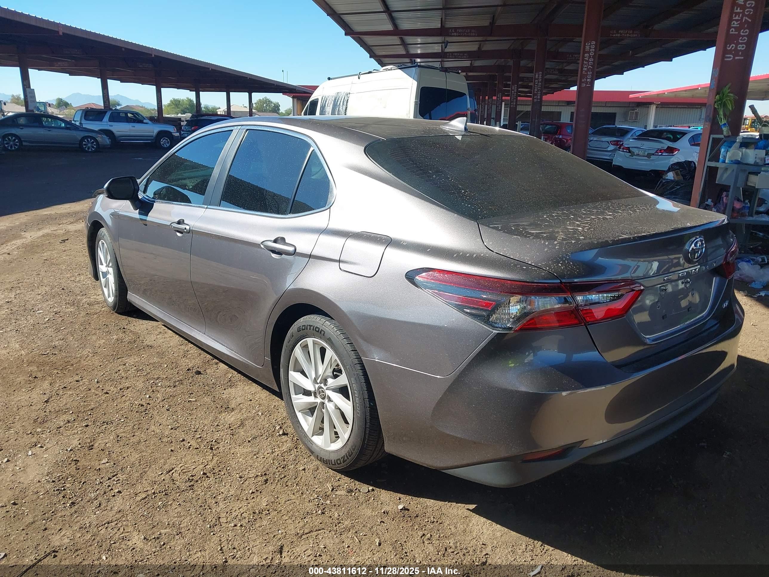 TOYOTA CAMRY image 3