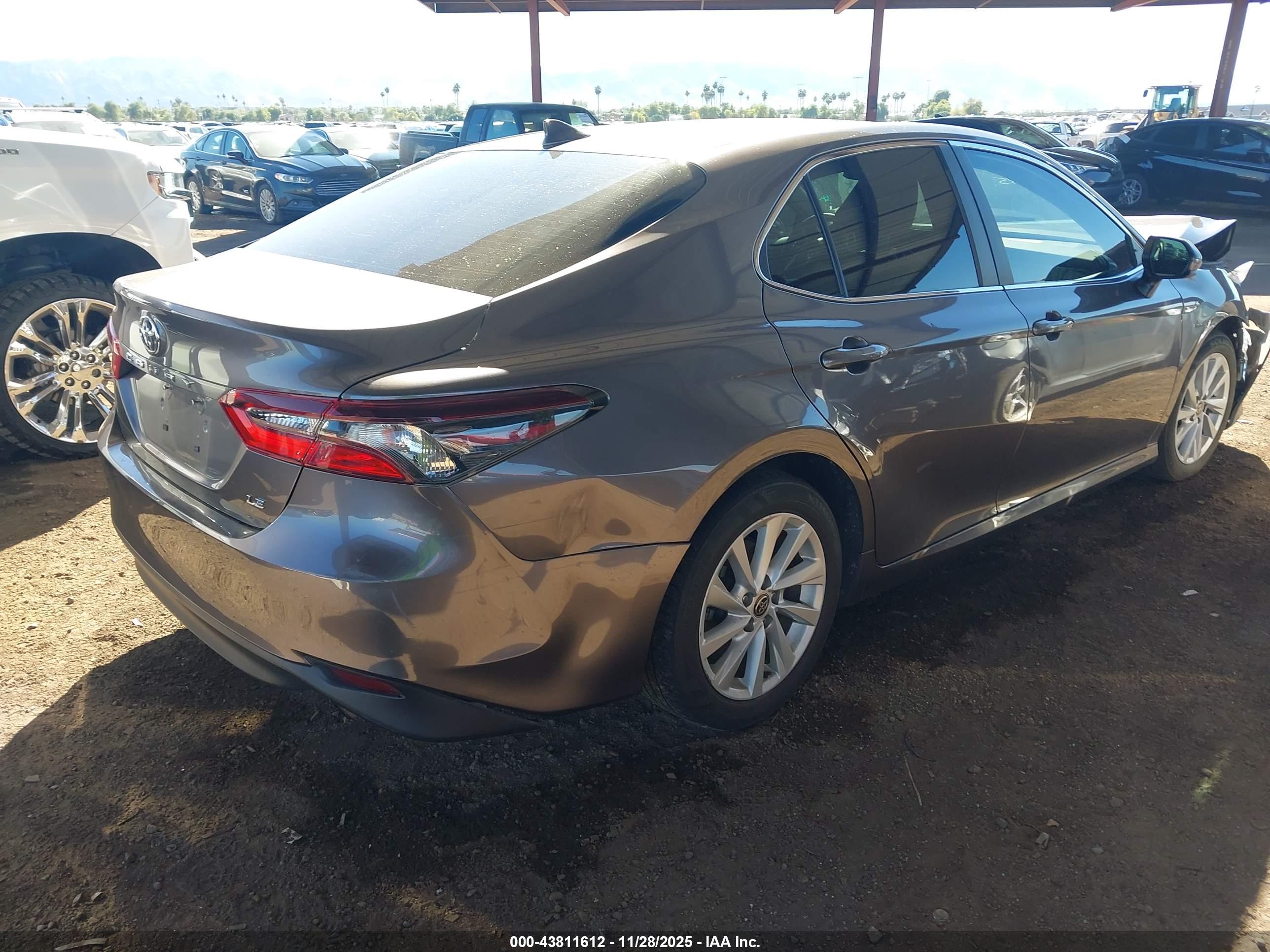 TOYOTA CAMRY image 4