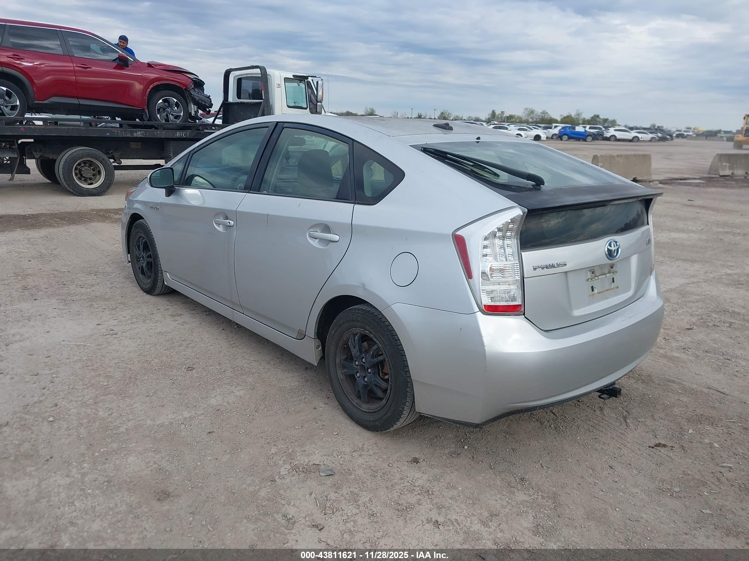 TOYOTA PRIUS image 3