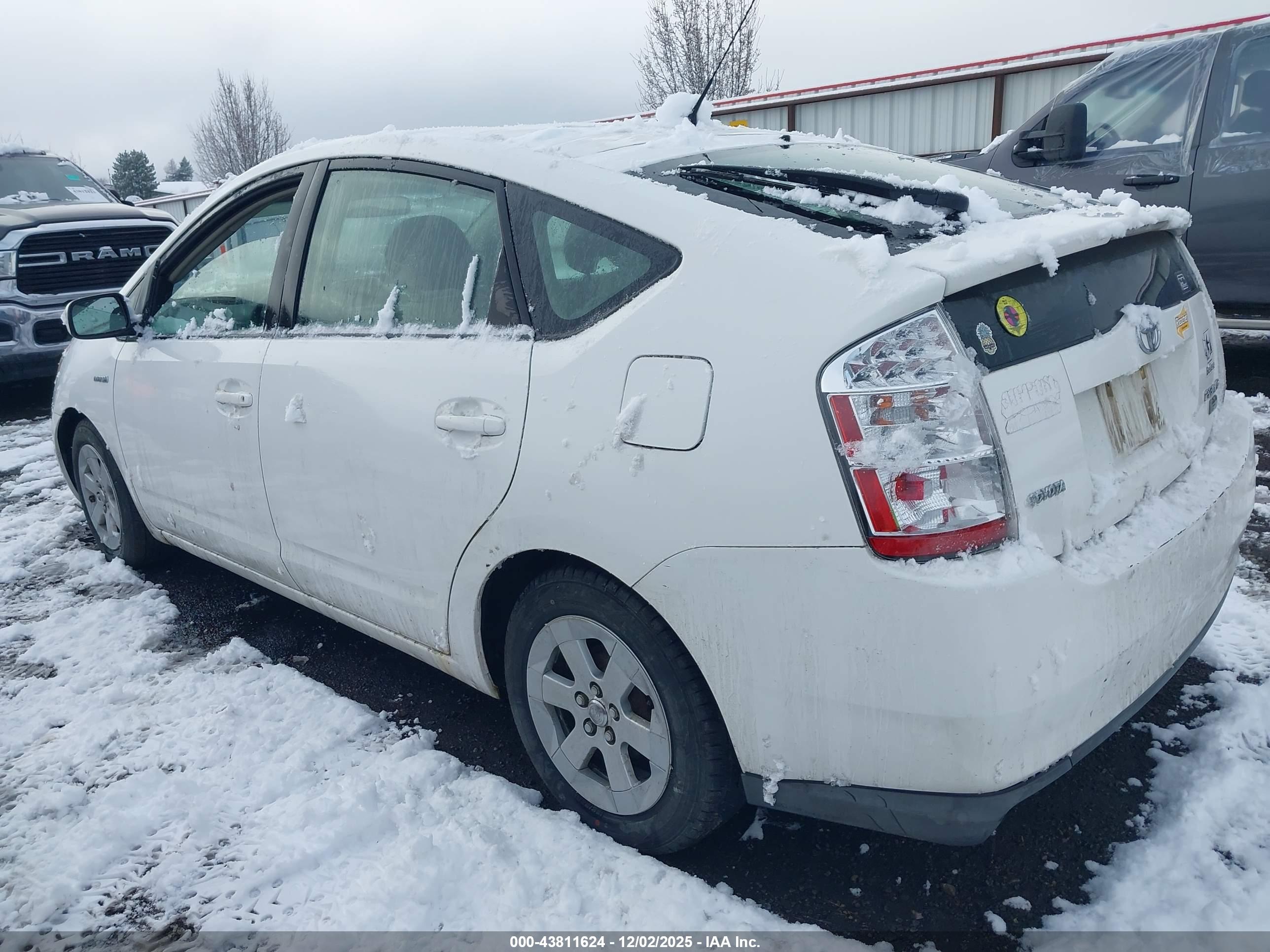 TOYOTA PRIUS image 3