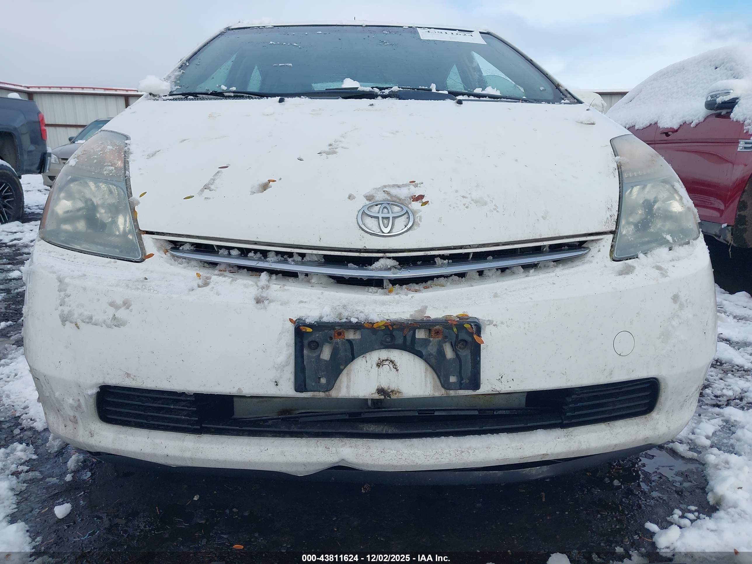 TOYOTA PRIUS image 6