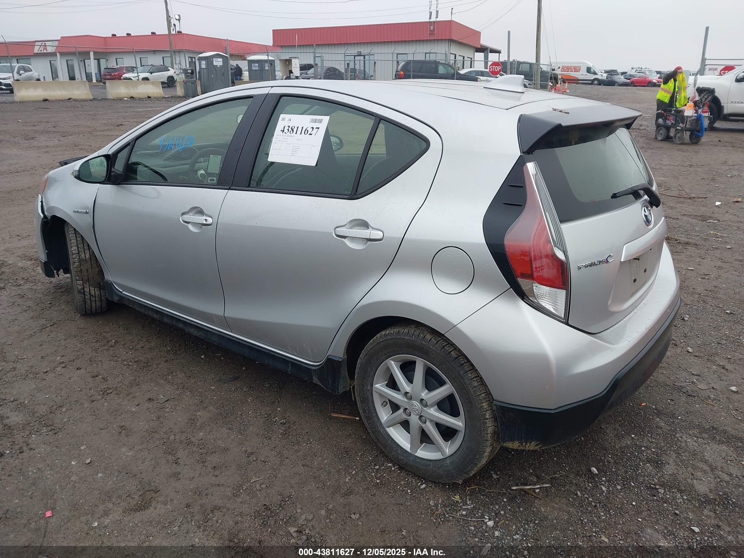TOYOTA PRIUS image 3