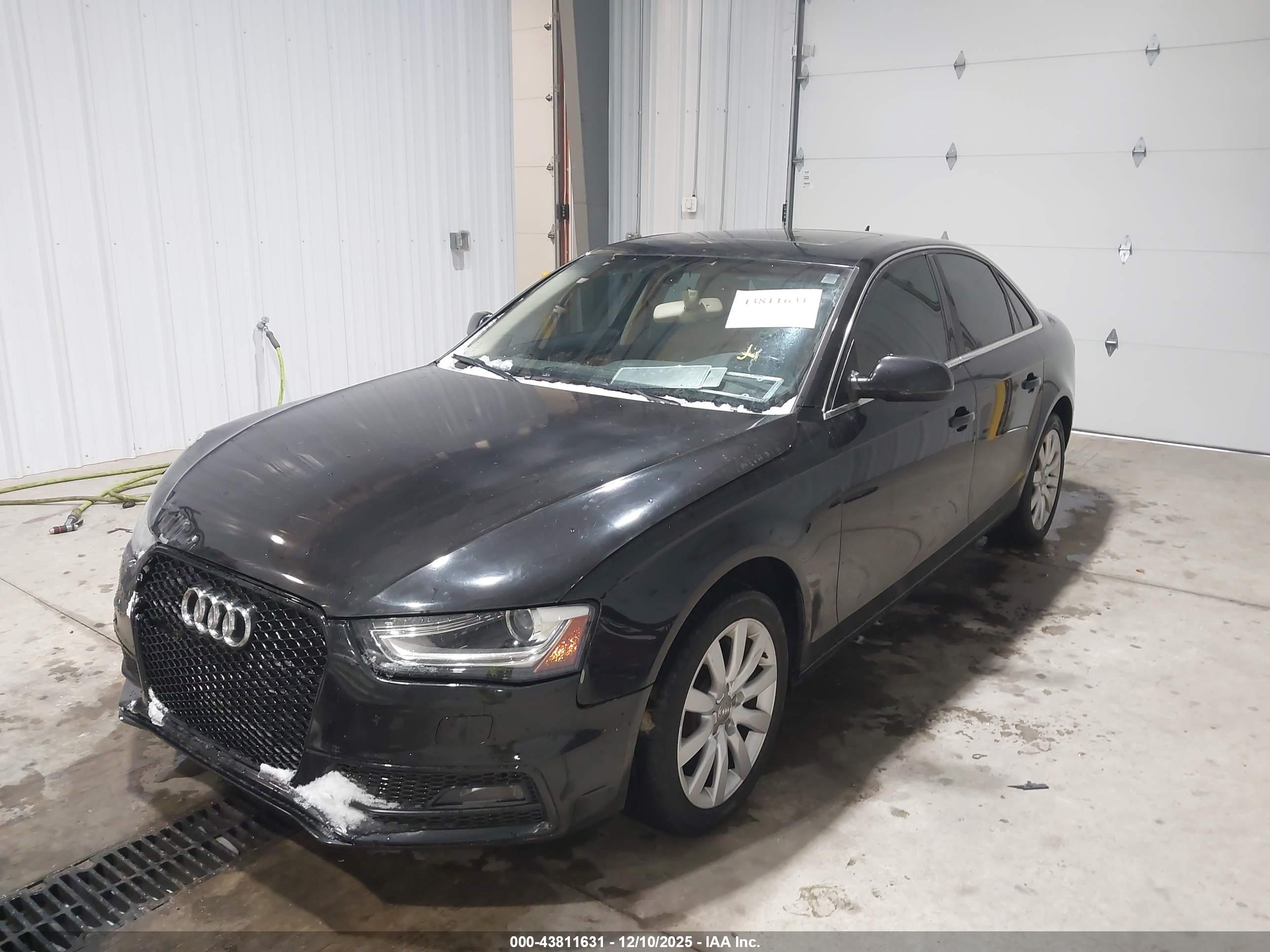 AUDI A4 image 2