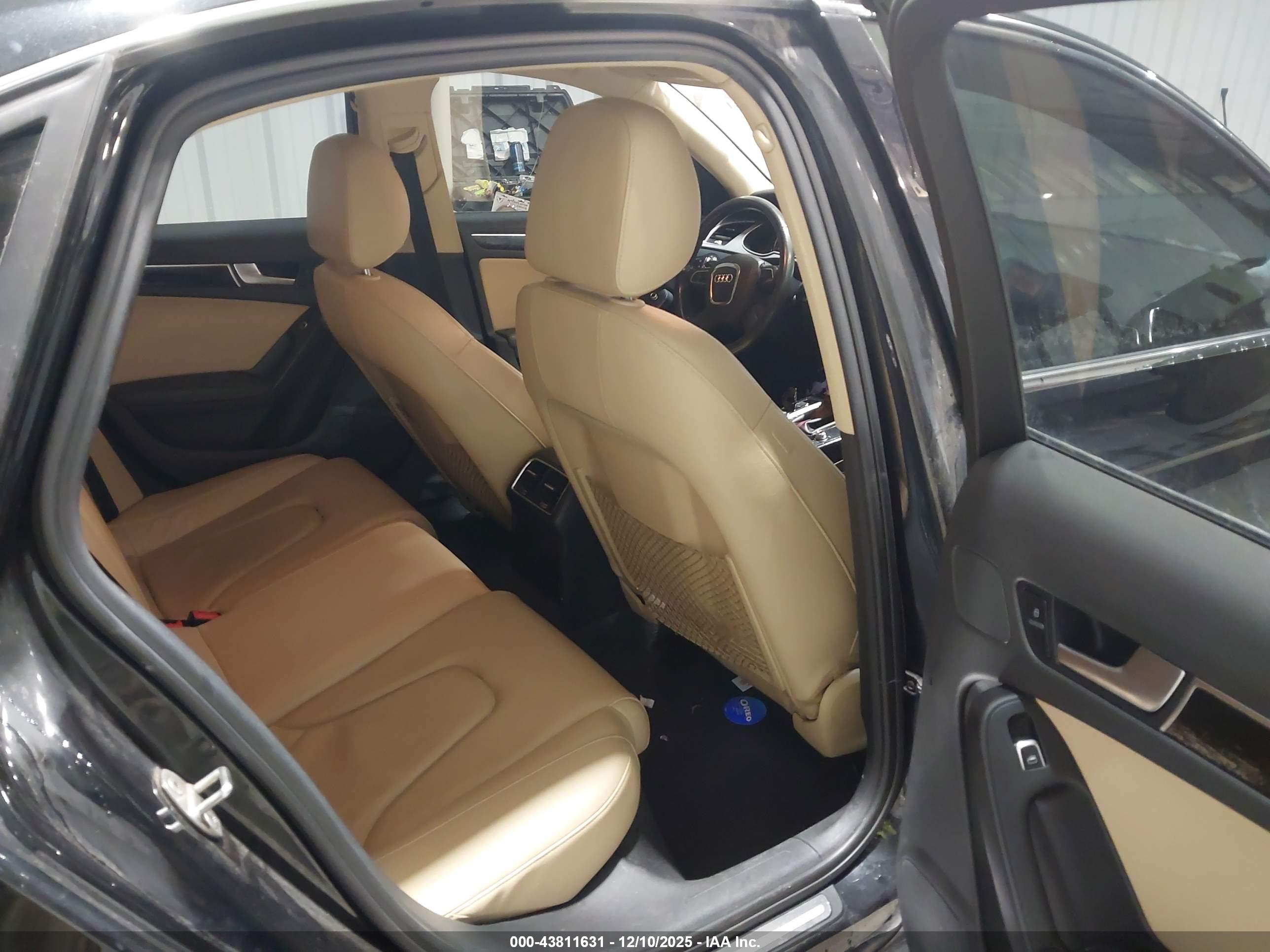 AUDI A4 image 8