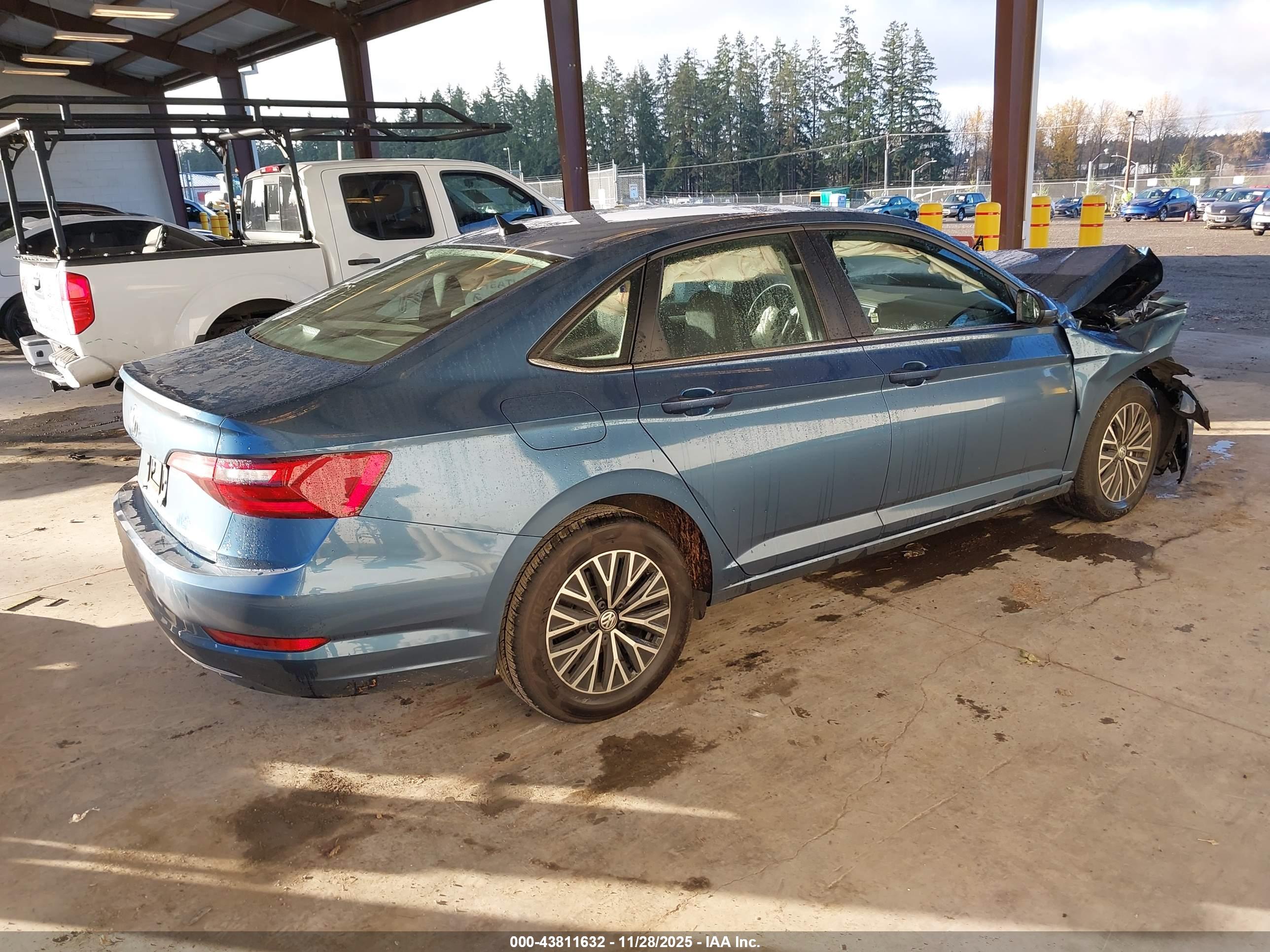 VOLKSWAGEN JETTA image 4