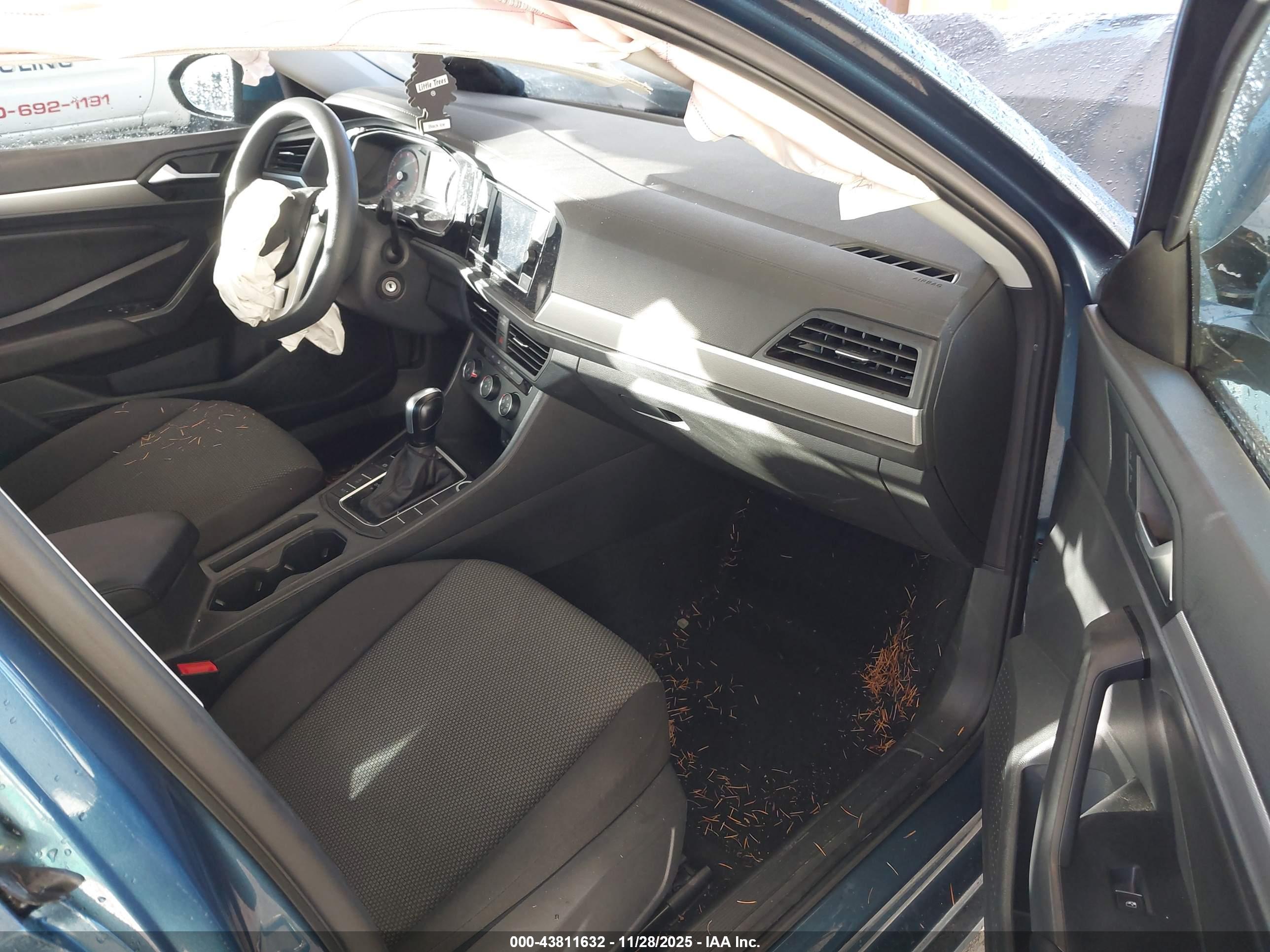 VOLKSWAGEN JETTA image 5
