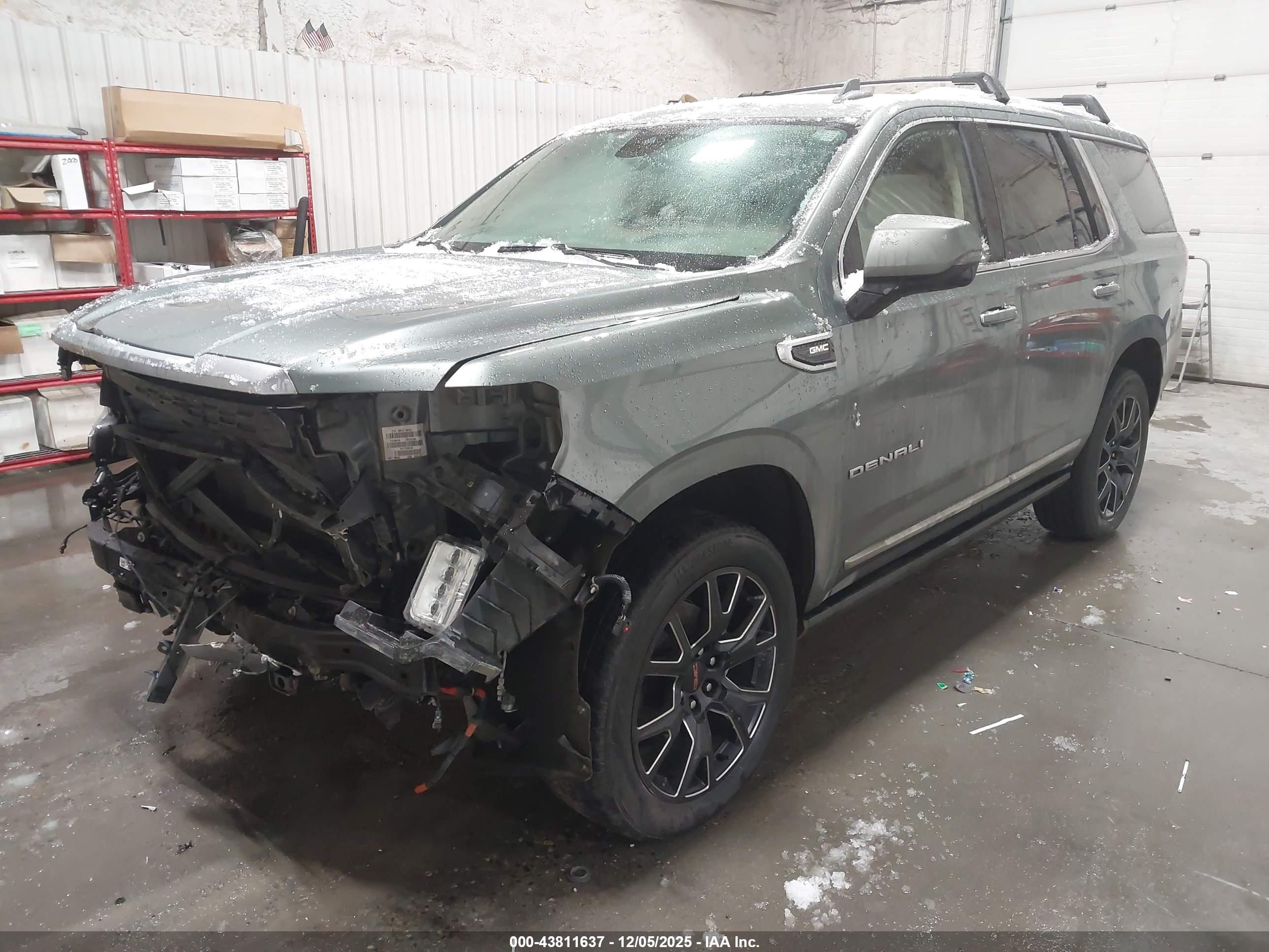 GMC YUKON image 2