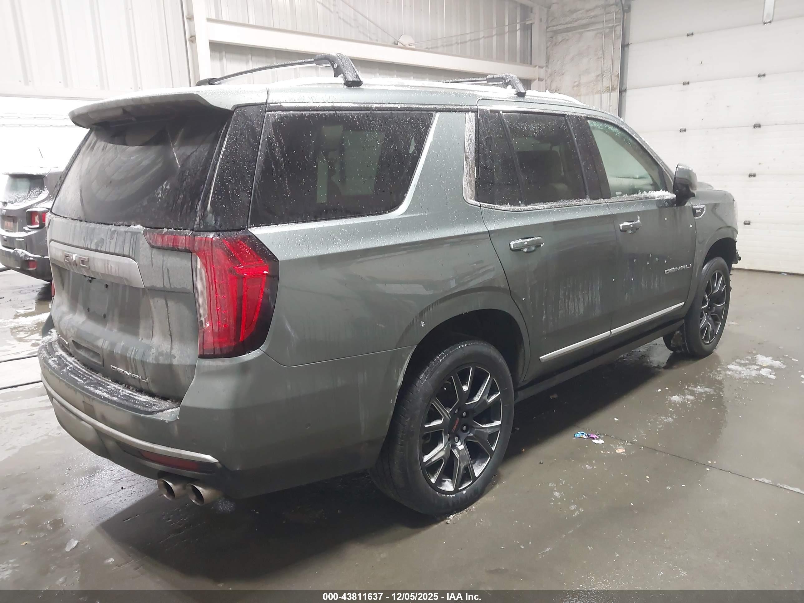 GMC YUKON image 4