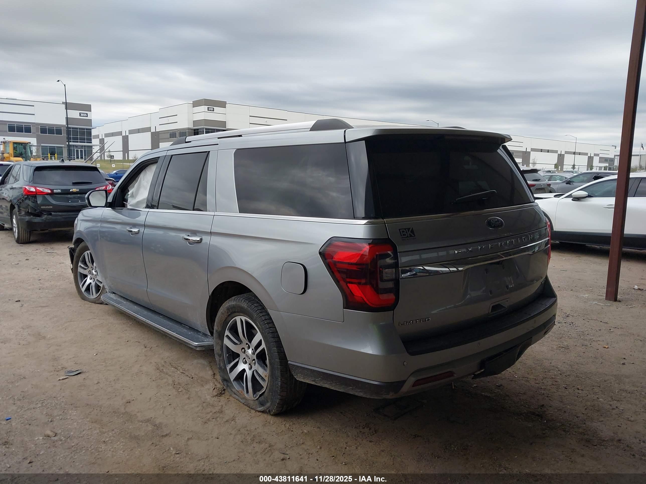 FORD EXPEDITION image 3