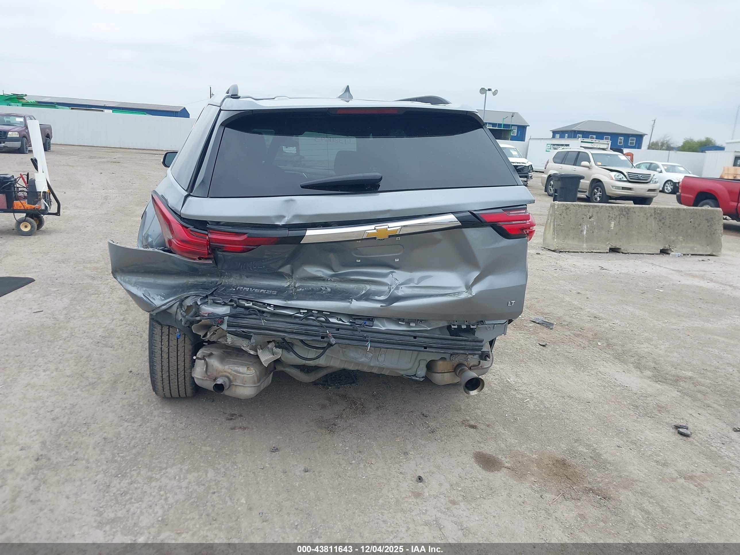 CHEVROLET TRAVERSE image 6