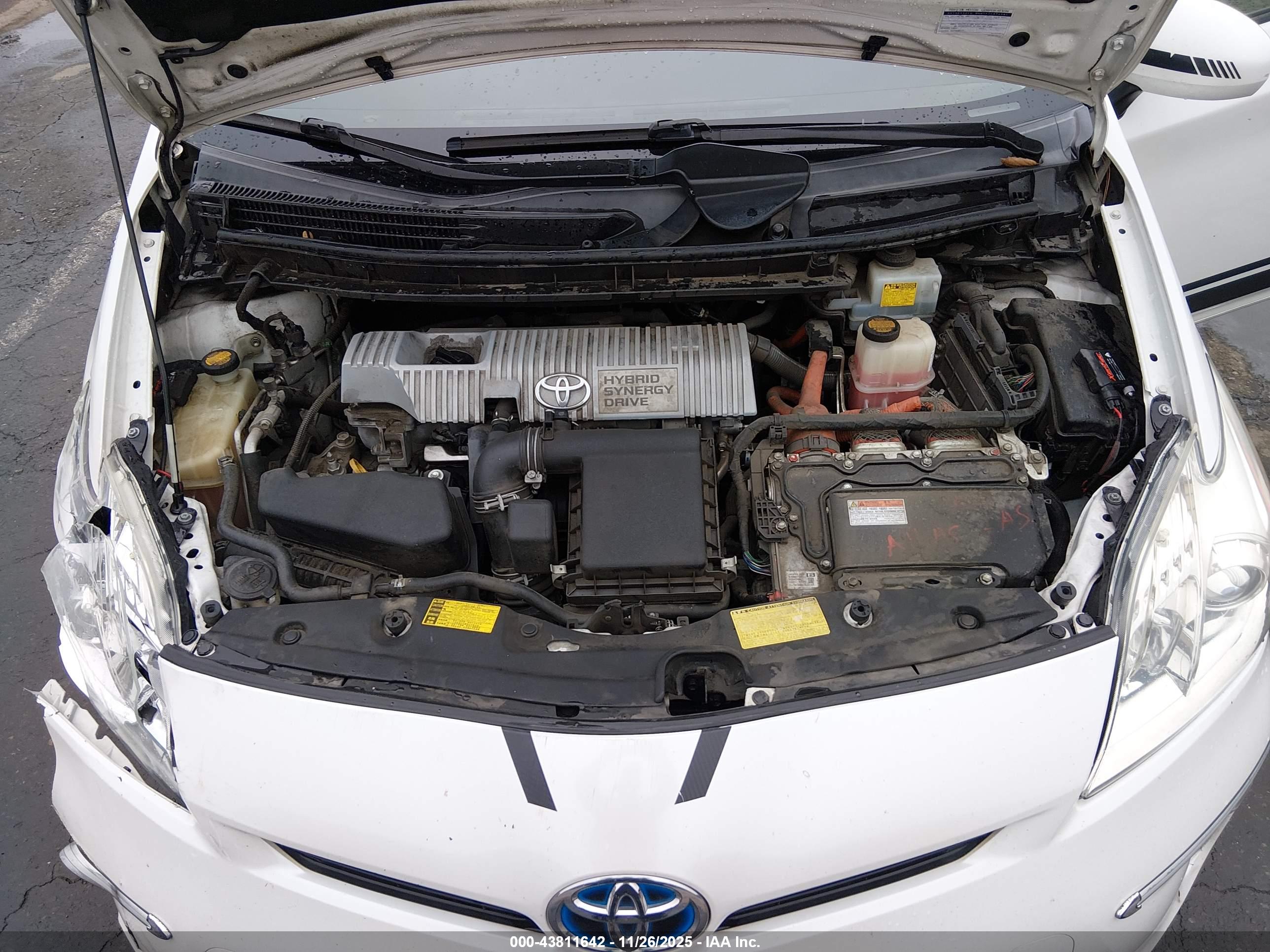 TOYOTA PRIUS image 10