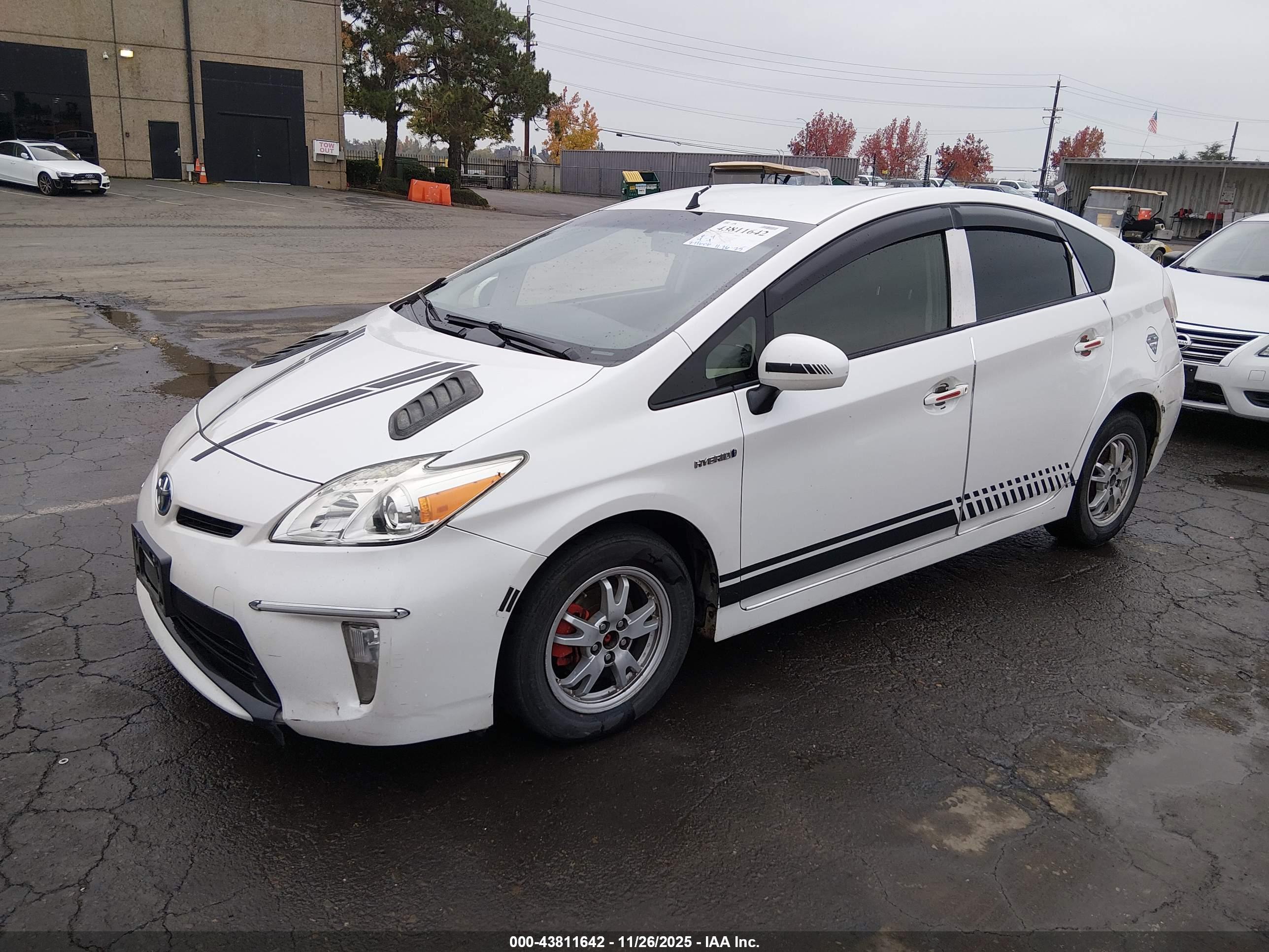 TOYOTA PRIUS image 2
