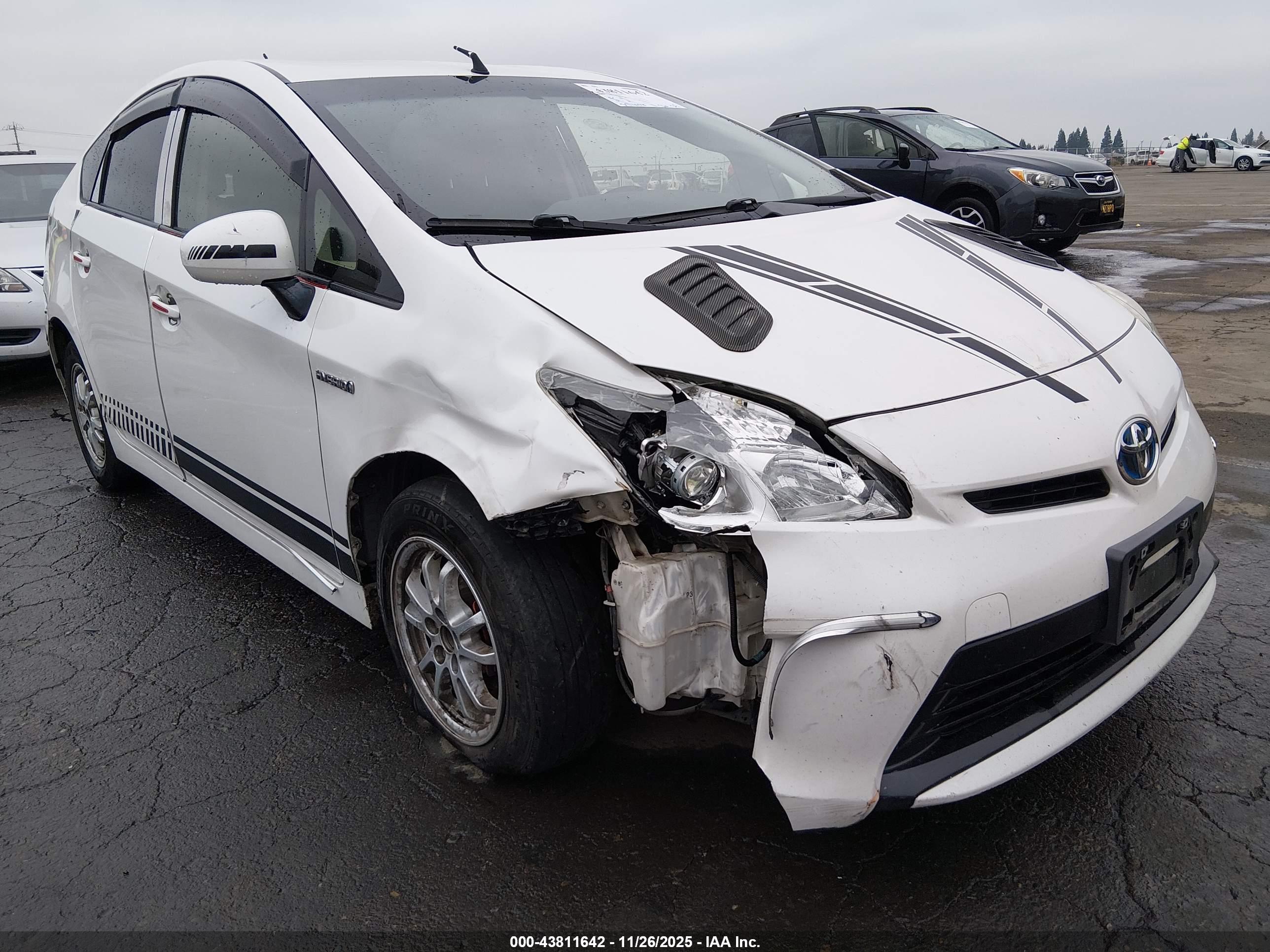 TOYOTA PRIUS image 6