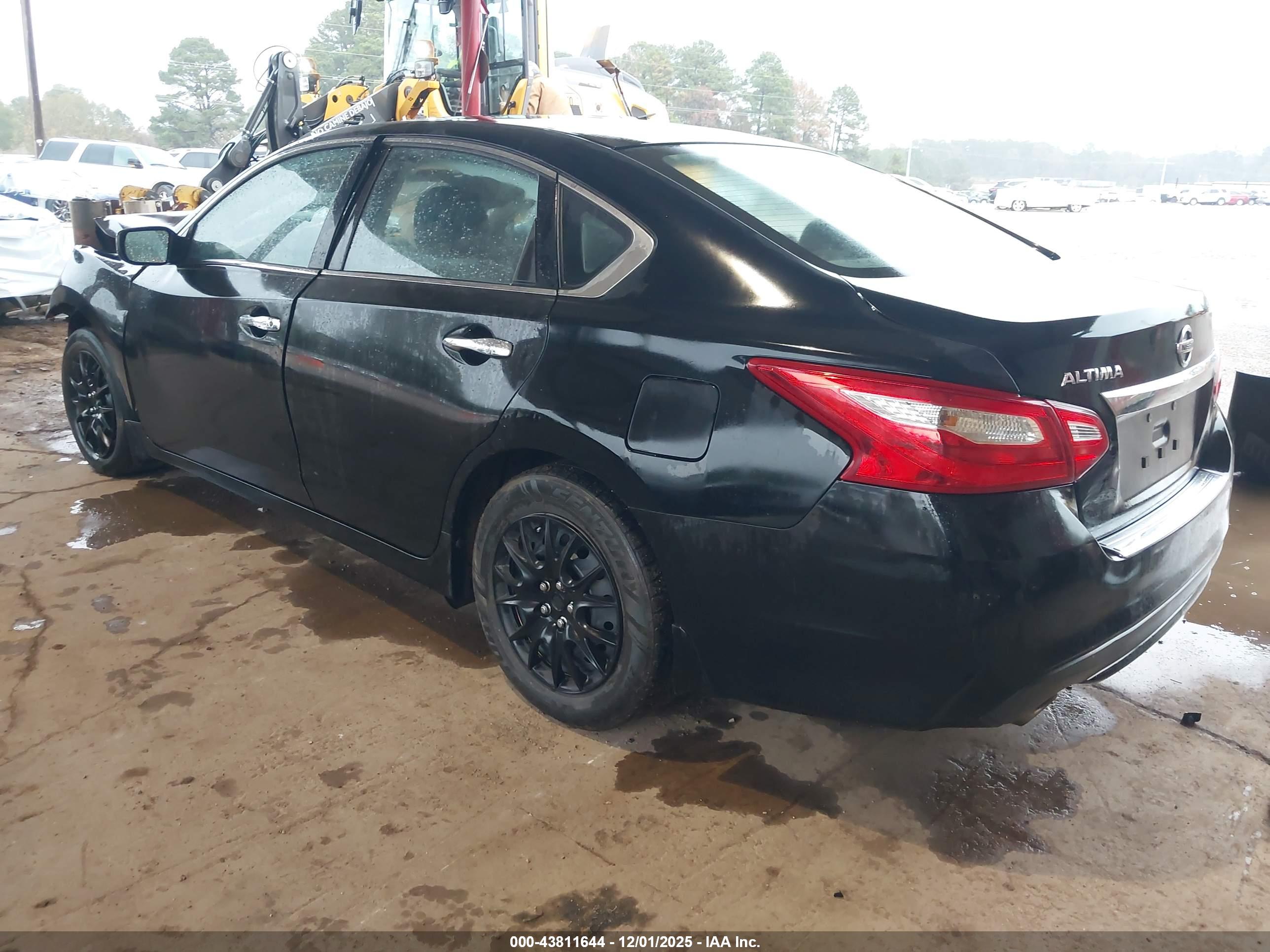 NISSAN ALTIMA image 3