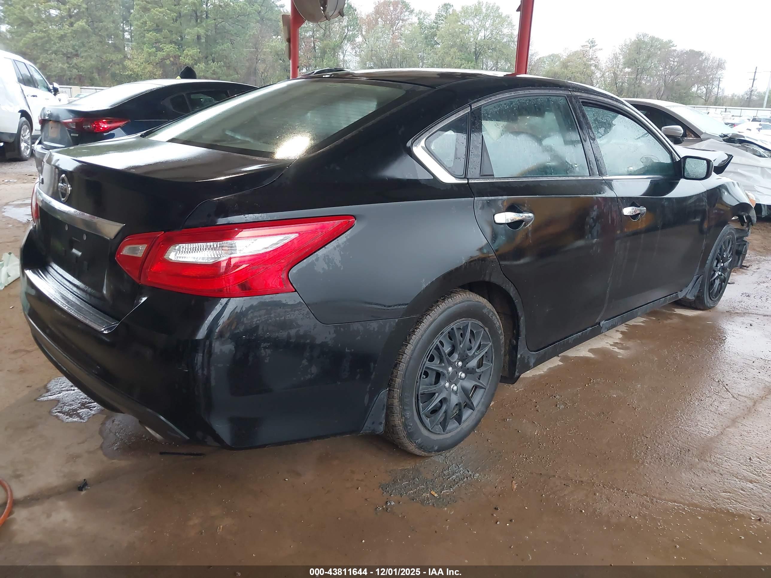 NISSAN ALTIMA image 4