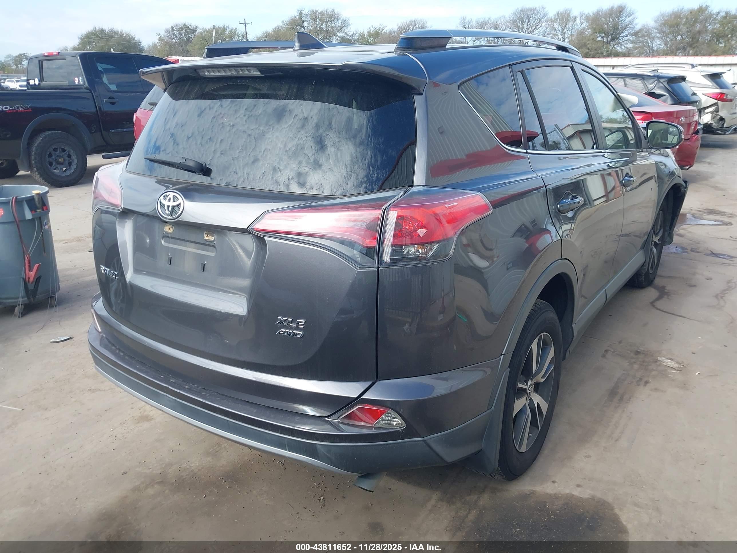TOYOTA RAV4 image 4