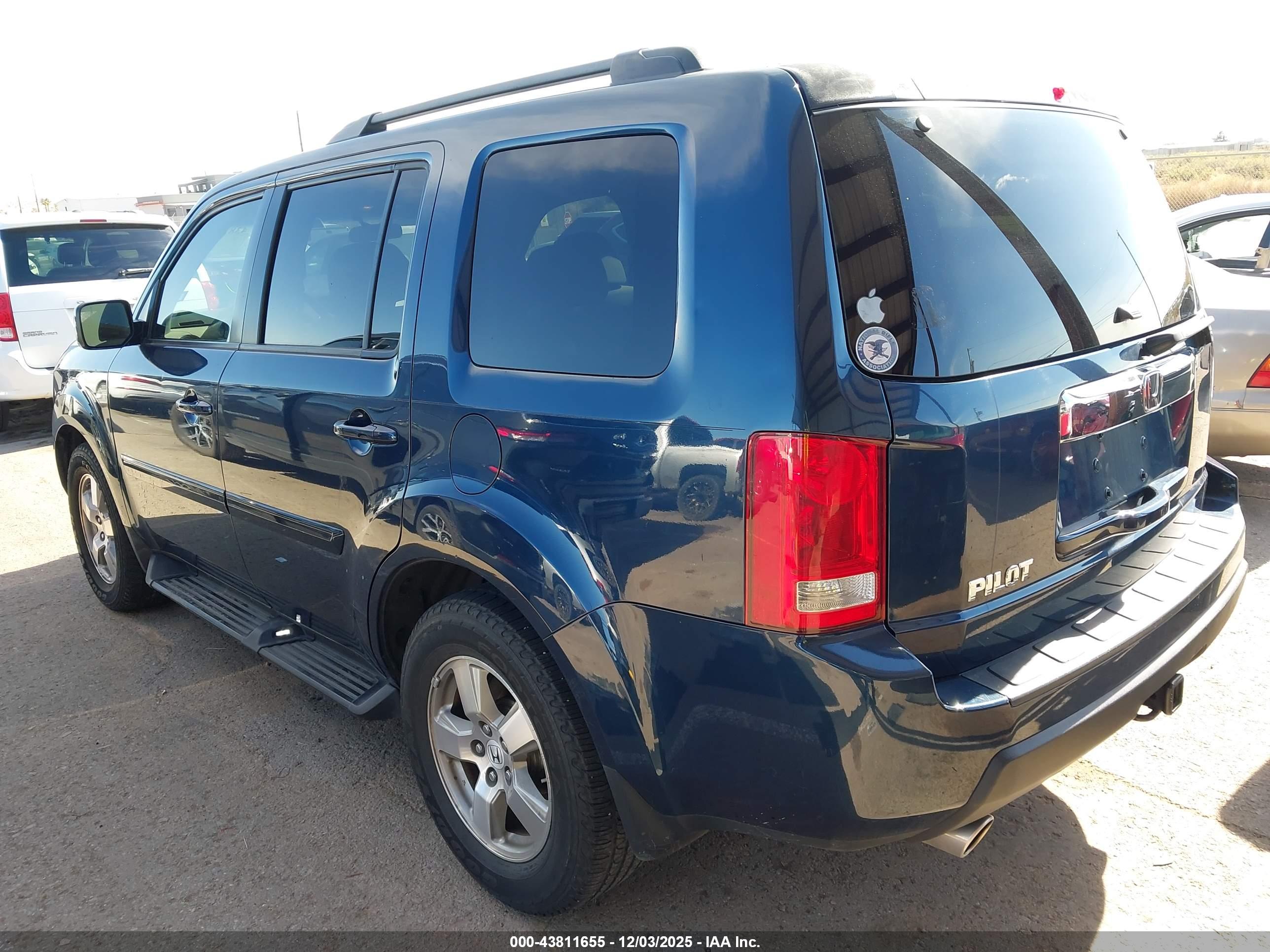 HONDA PILOT image 3