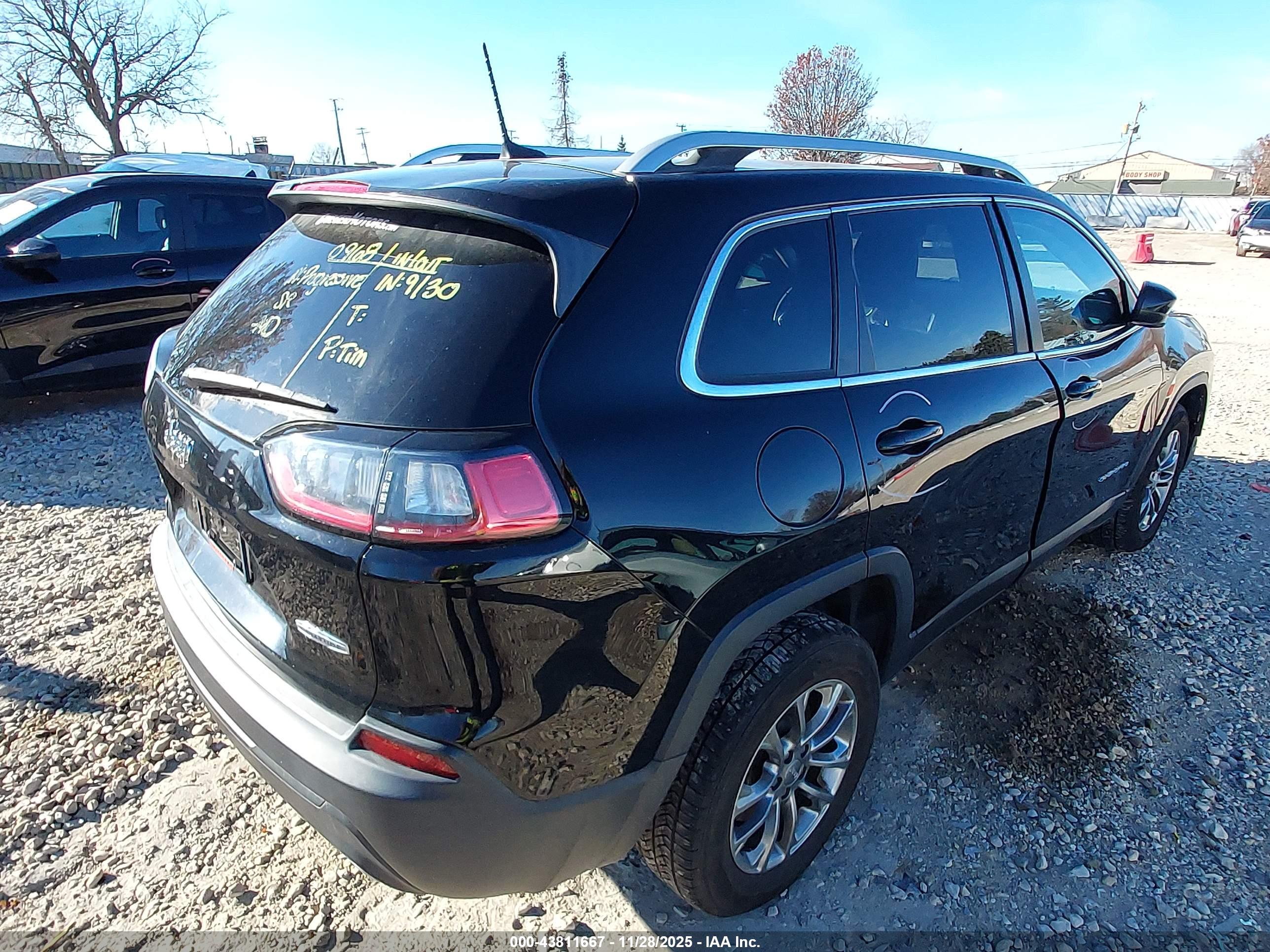 JEEP CHEROKEE image 4