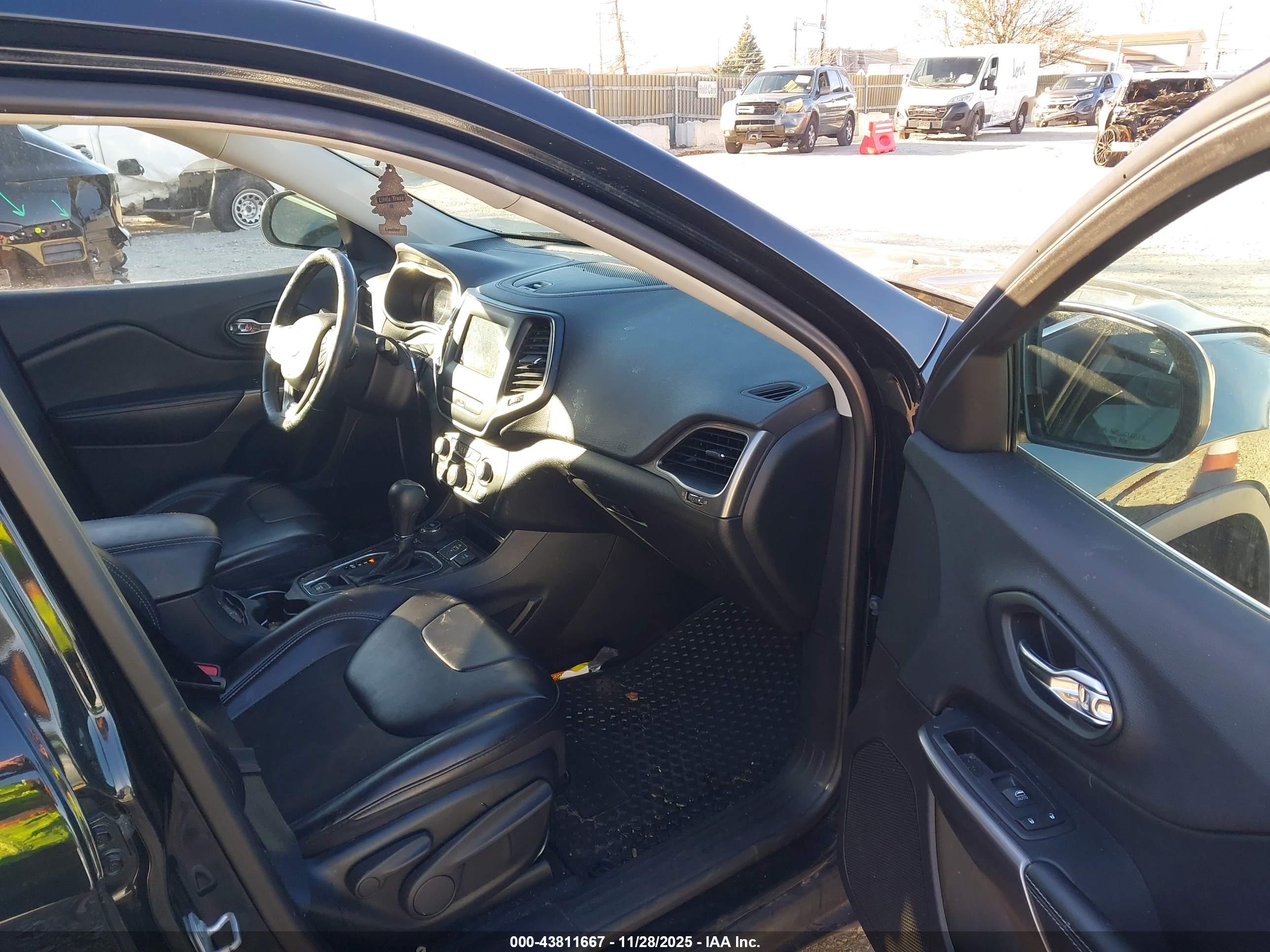 JEEP CHEROKEE image 5