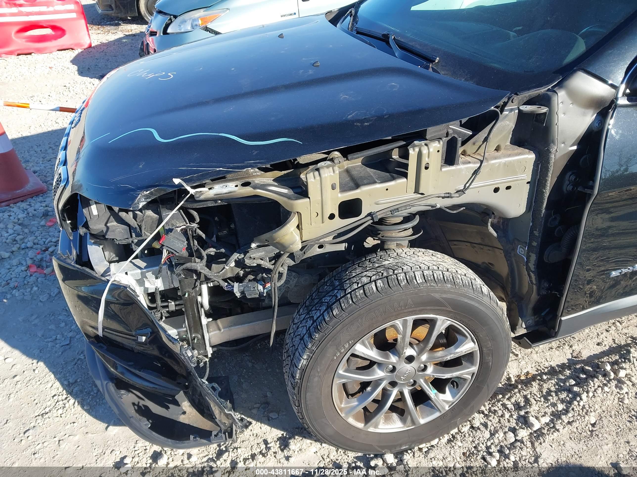 JEEP CHEROKEE image 6