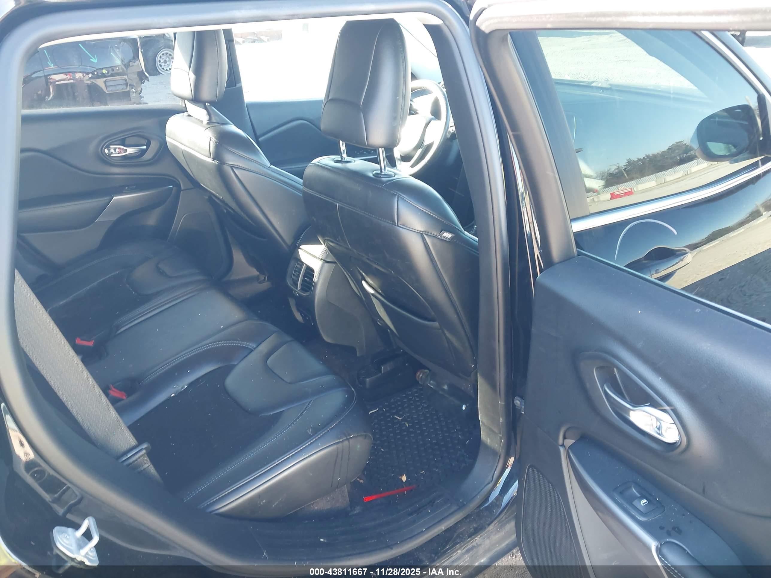 JEEP CHEROKEE image 8