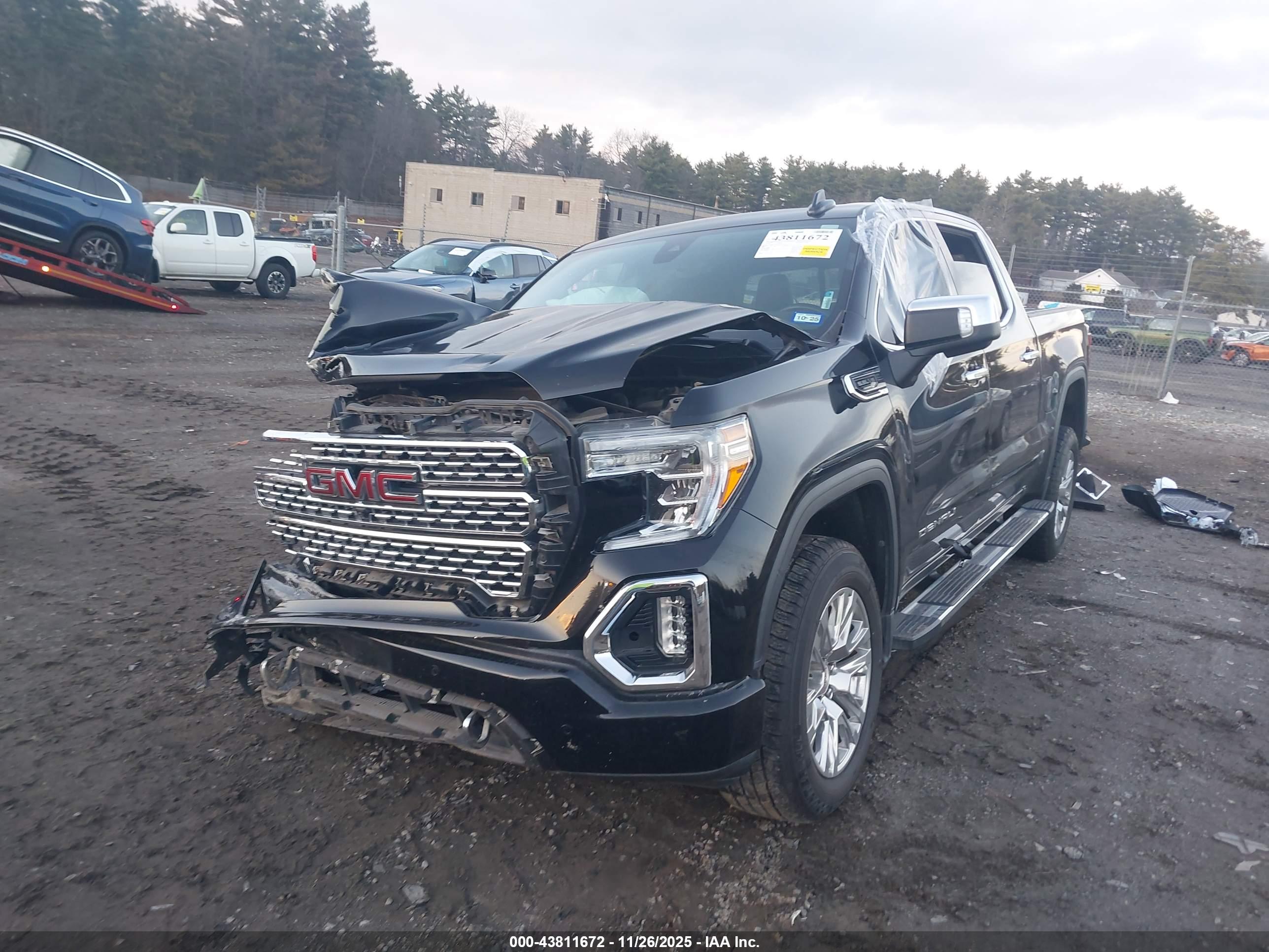 GMC SIERRA image 2