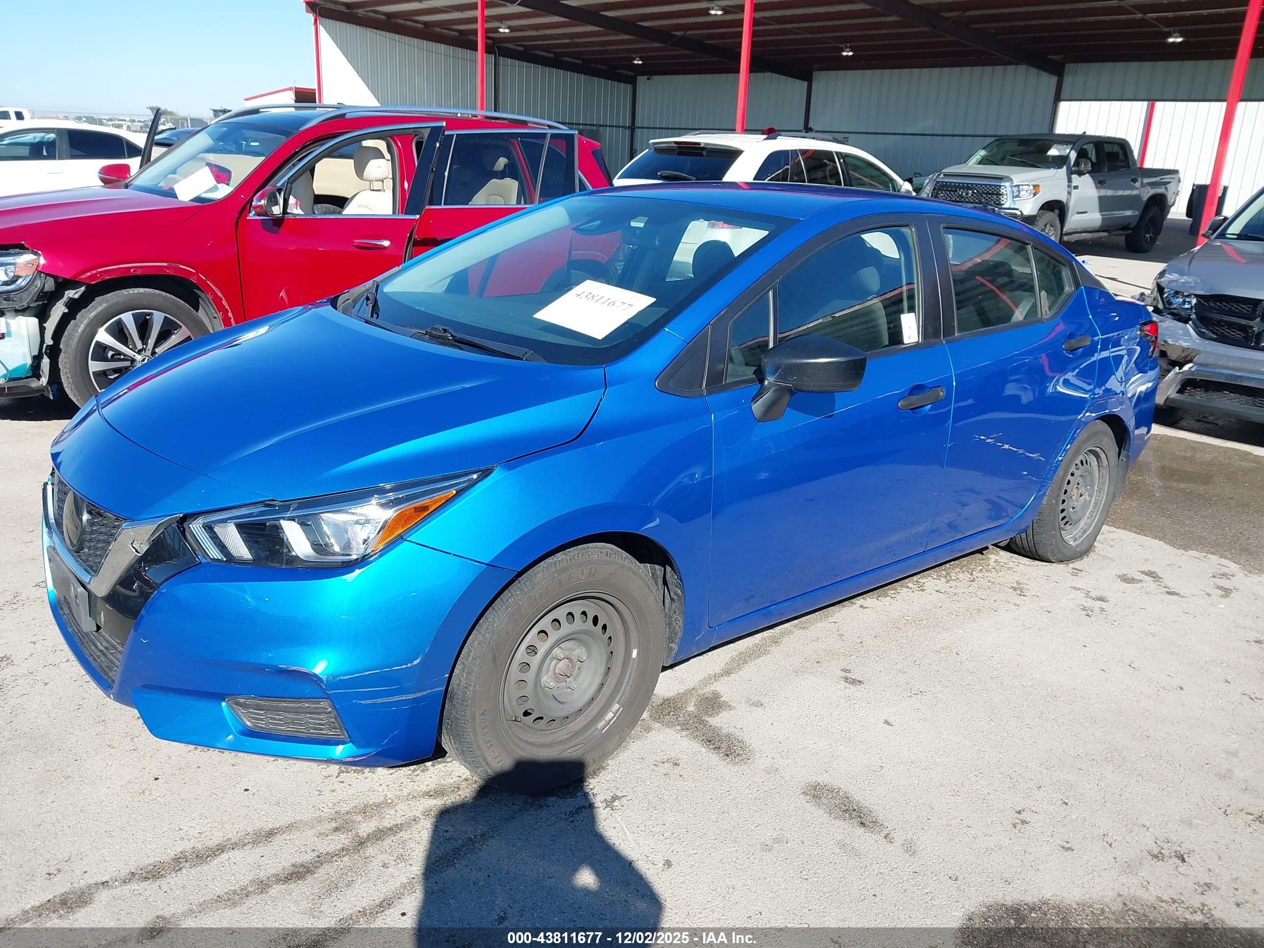 NISSAN VERSA image 2